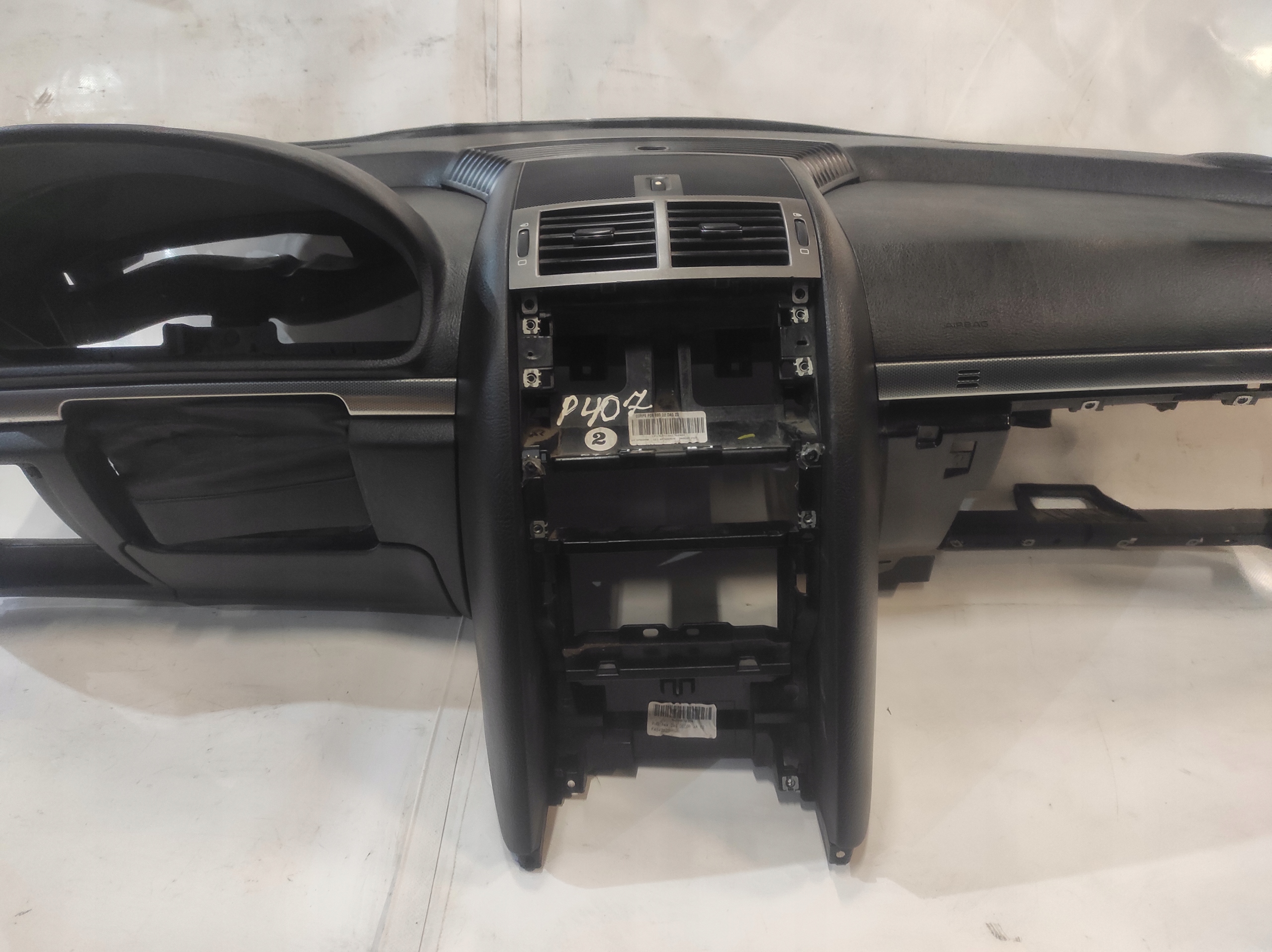 Peugeot 407 dashboard instrument panel console cockpit