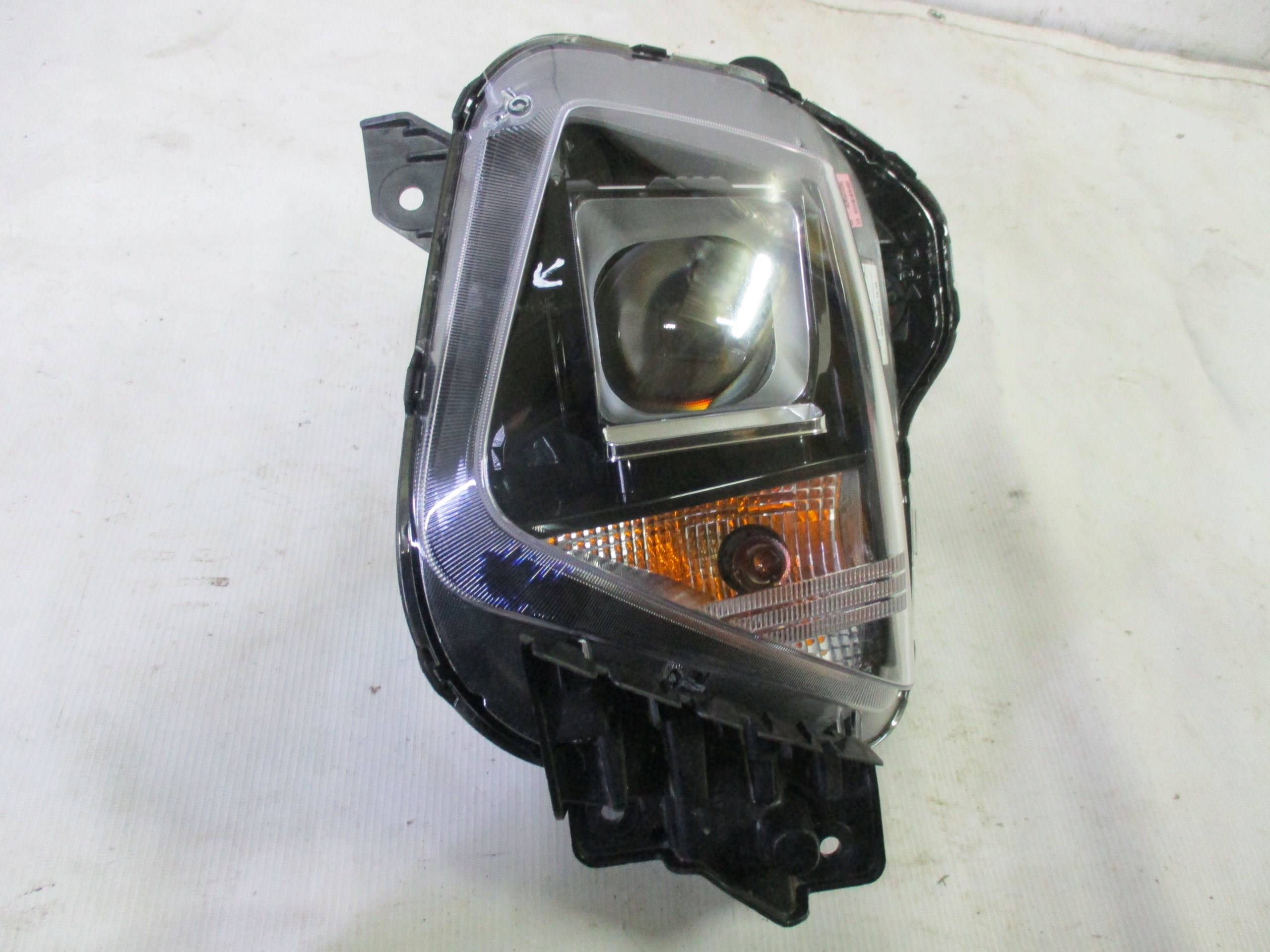 light left front Hyundai Tucson 92101N7010
