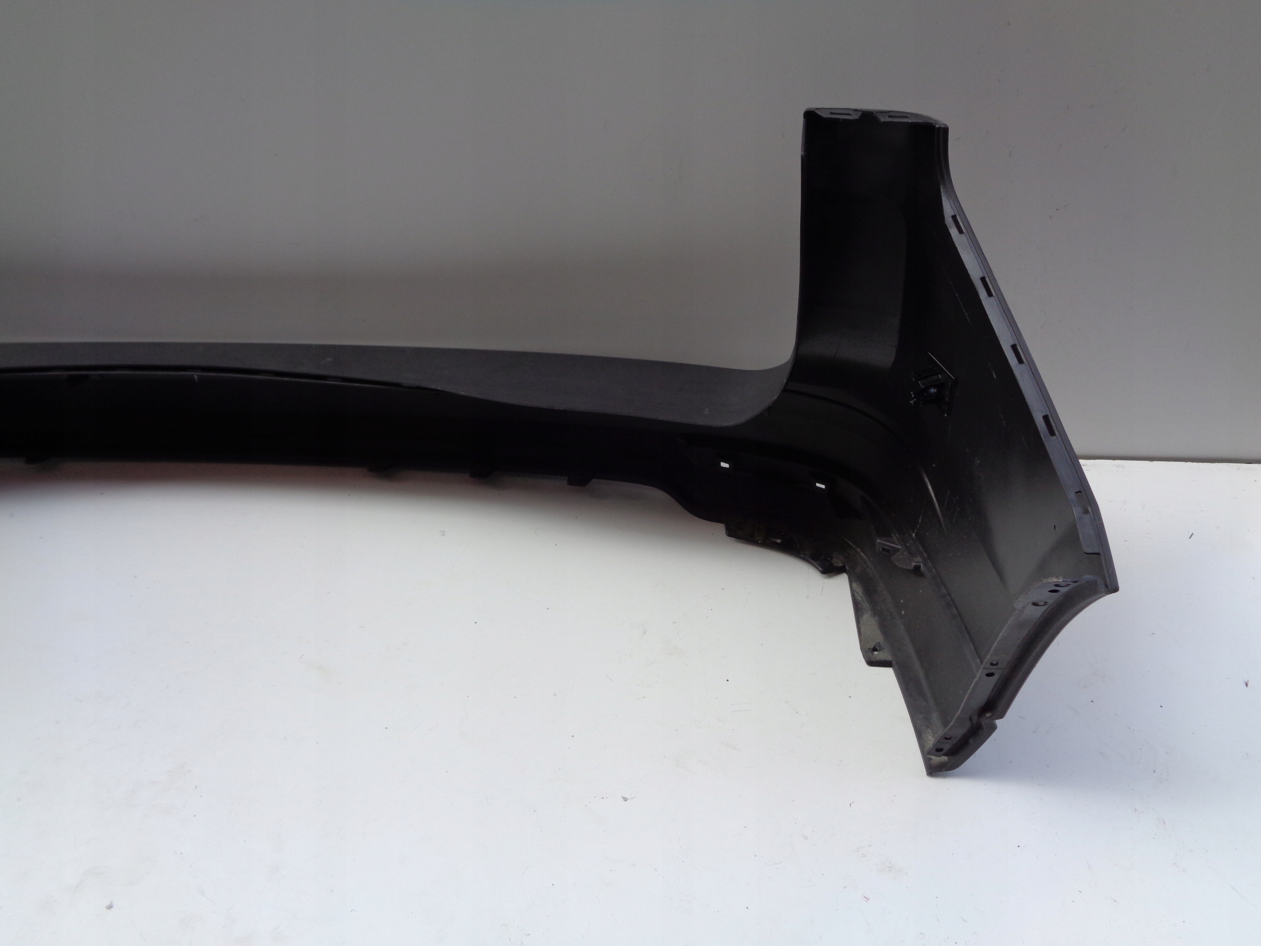 bumper rear VW CADDY 2K 2K7 20- NR 46812
