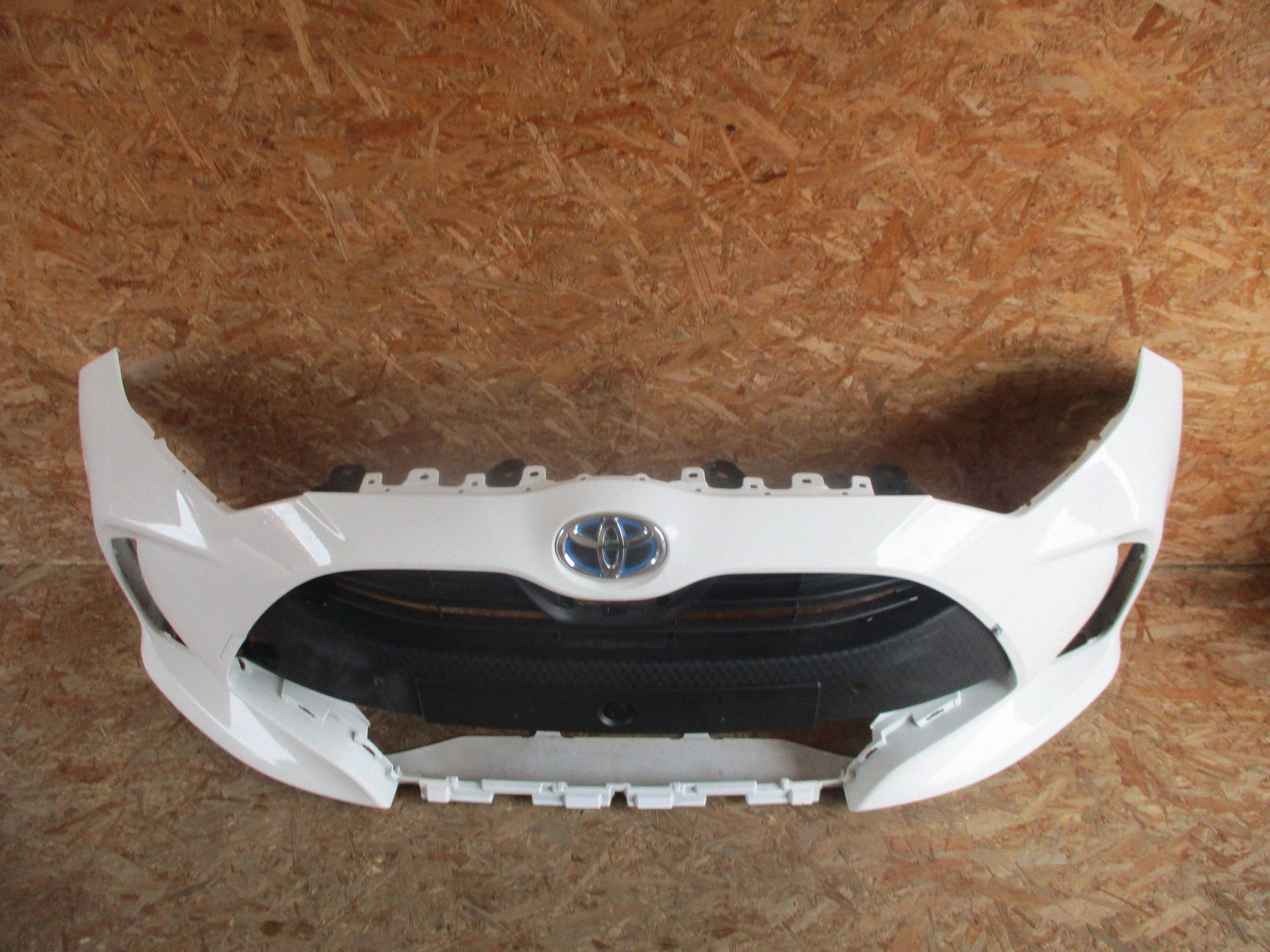 bumper front front TOYOTA YARIS IV