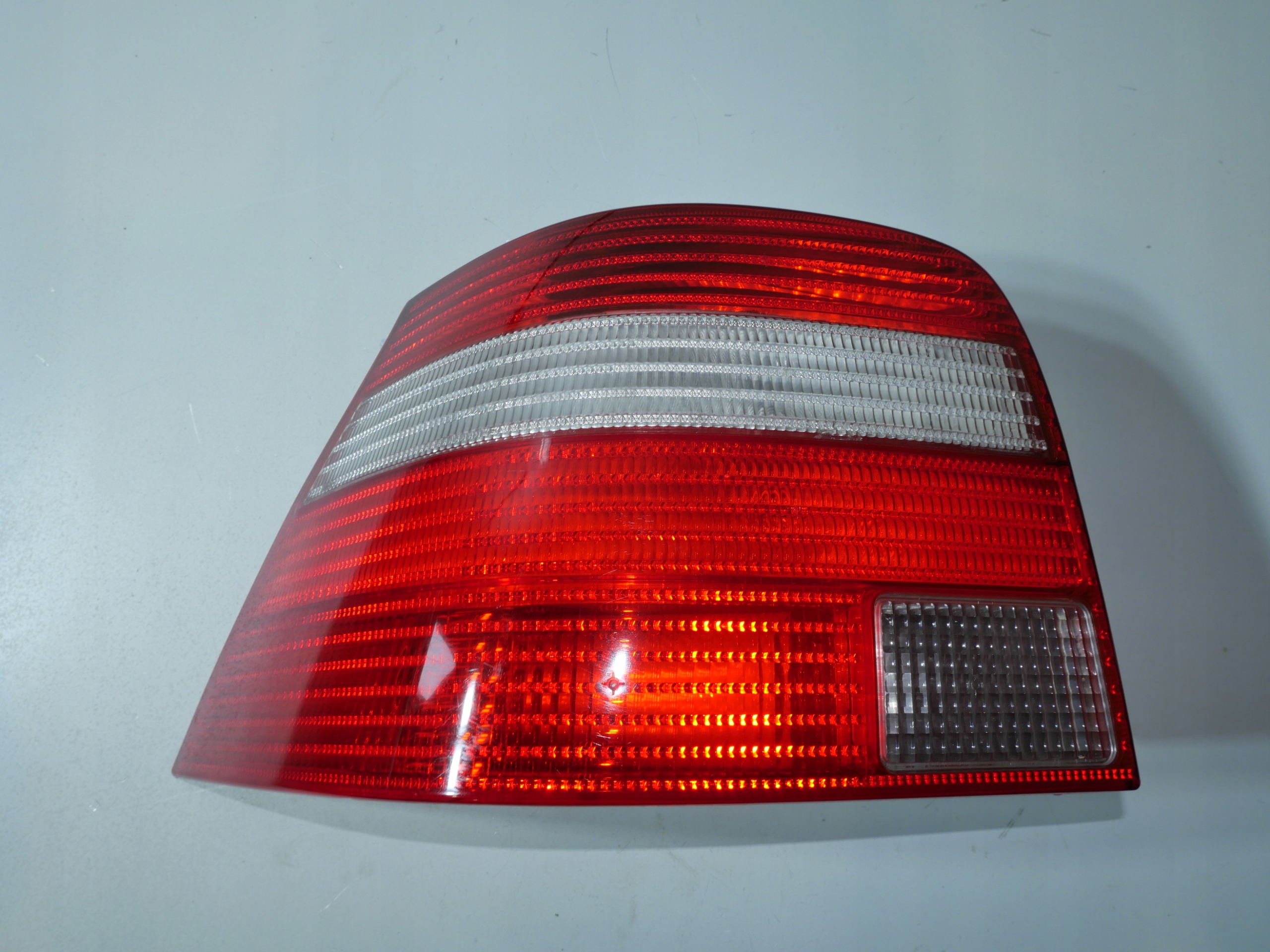 Licht links heck VW GOLF IV HB