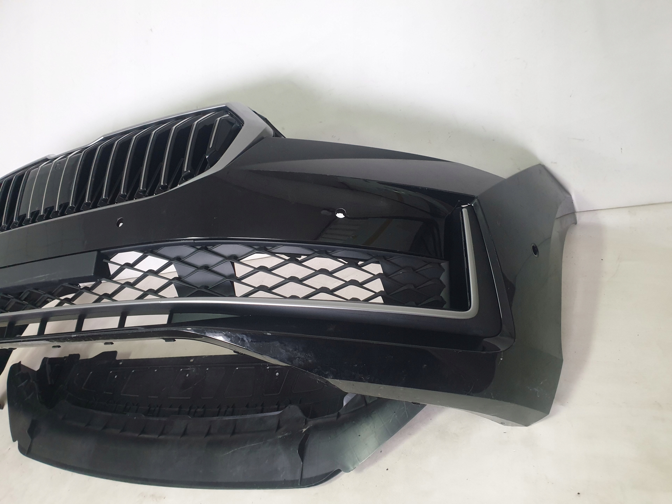 SKODA SUPERB IV 3P0 23-> bumper front front 6 x PDC cover 3P0807221