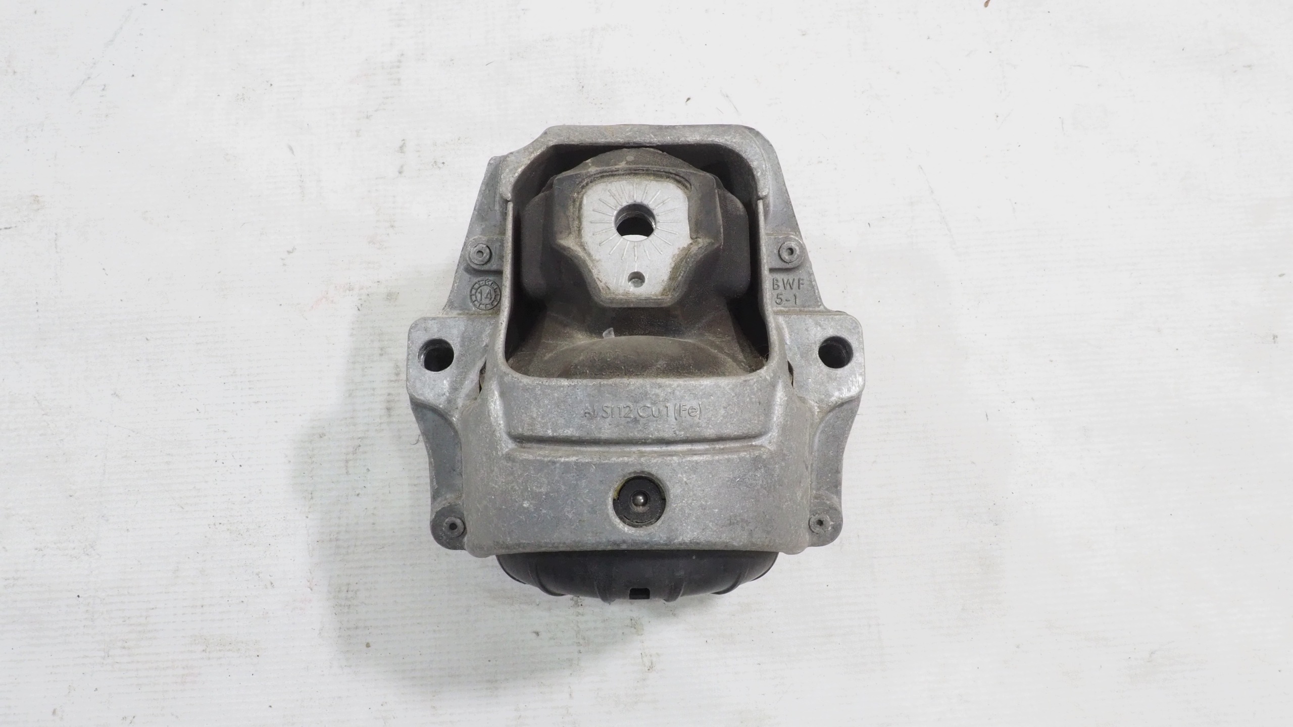 Audi A4 B8 A5 8T A6 C7 Q5 8R engine mount left 8R0199381