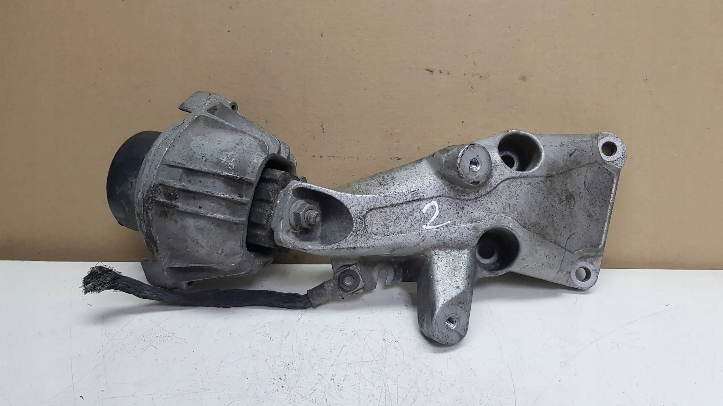 holder engine mount left 6776529 BMW E92 E90 E93 E87 2.0i N43