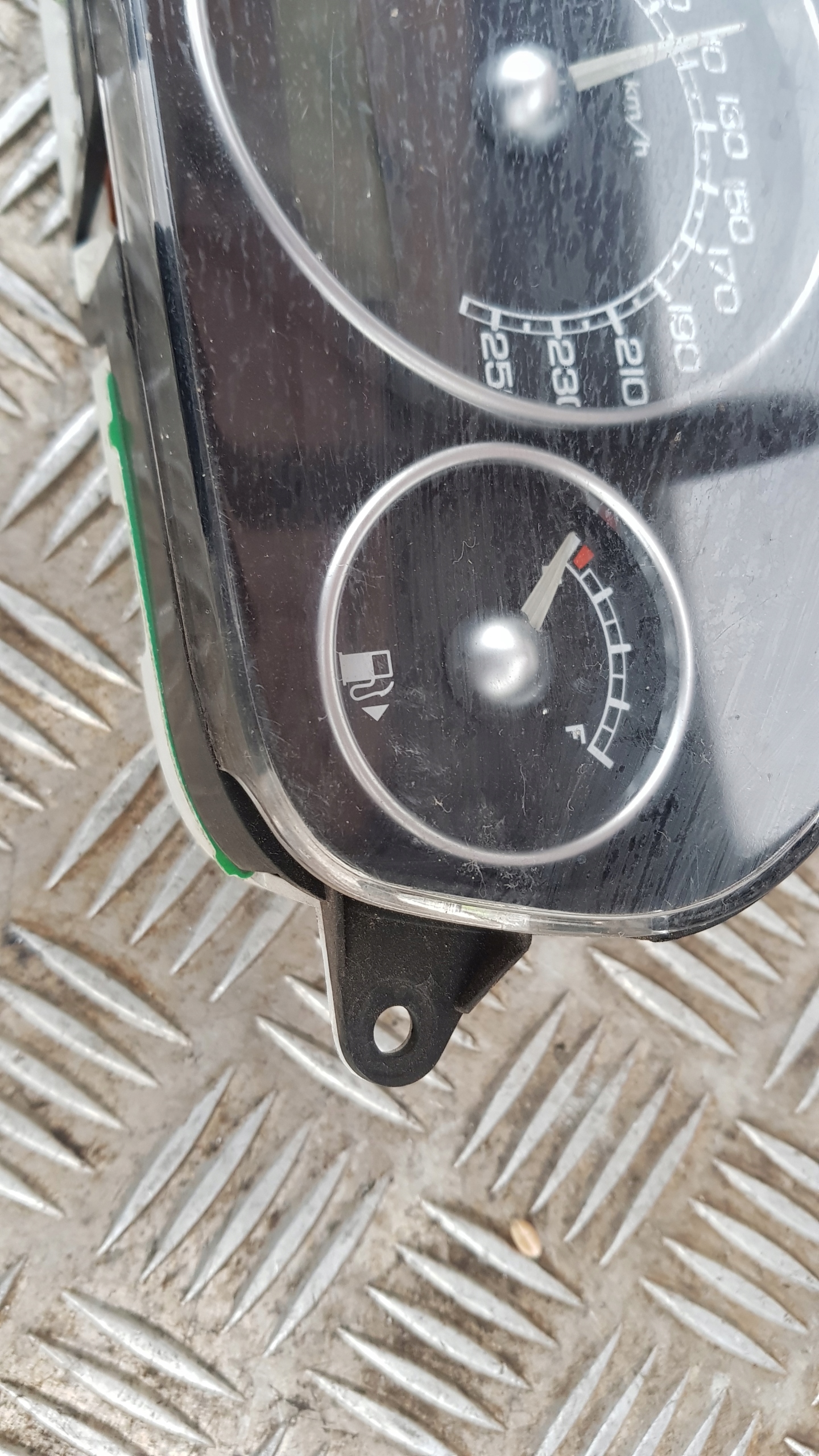 JAGUAR X-TYPE 2.2 D dials clock