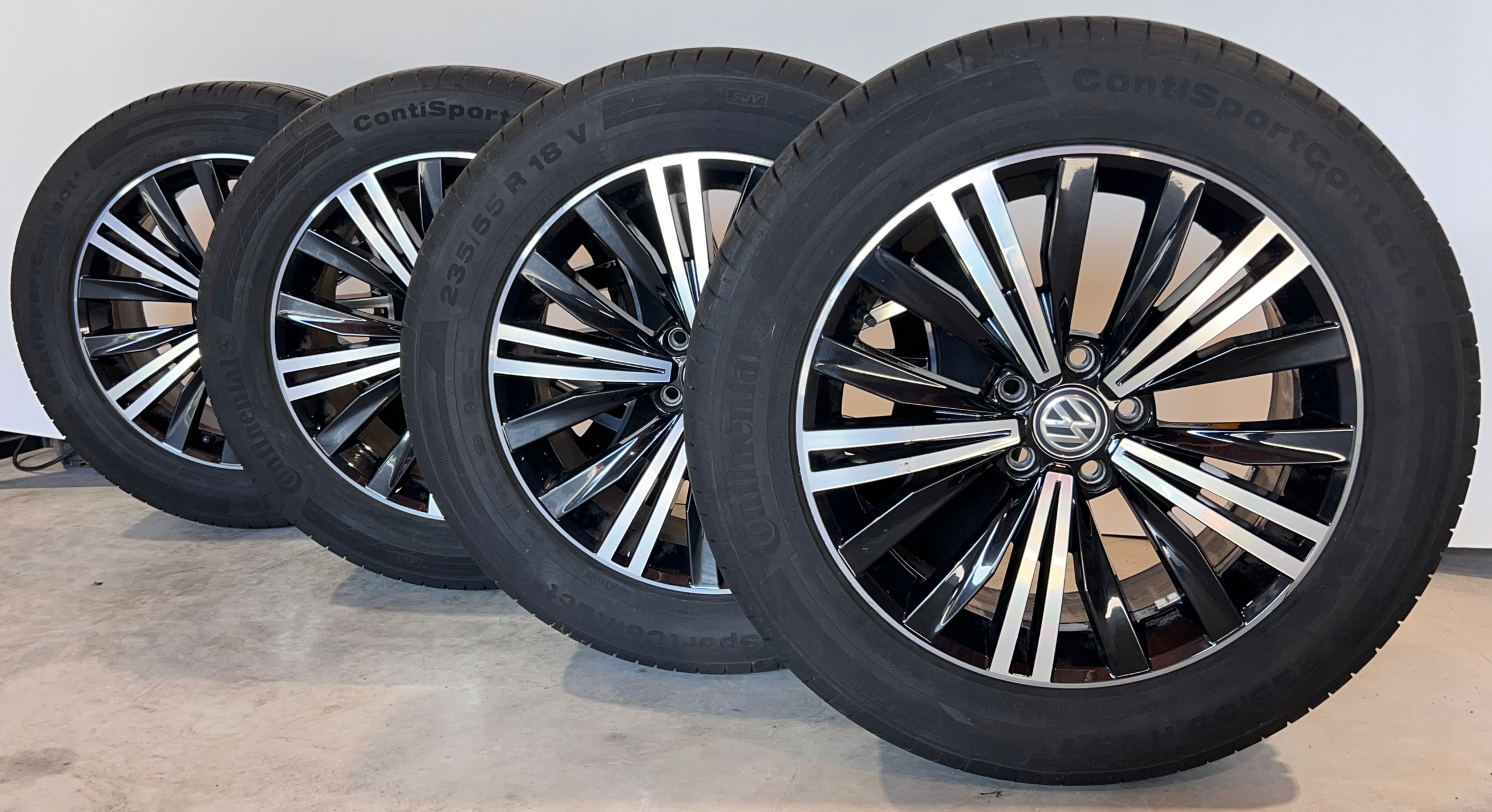 VW TIGUAN II КОЛЕСА ЛИТІ ДИСКИ КОМПЛЕКТ 235/55/18na601025ab