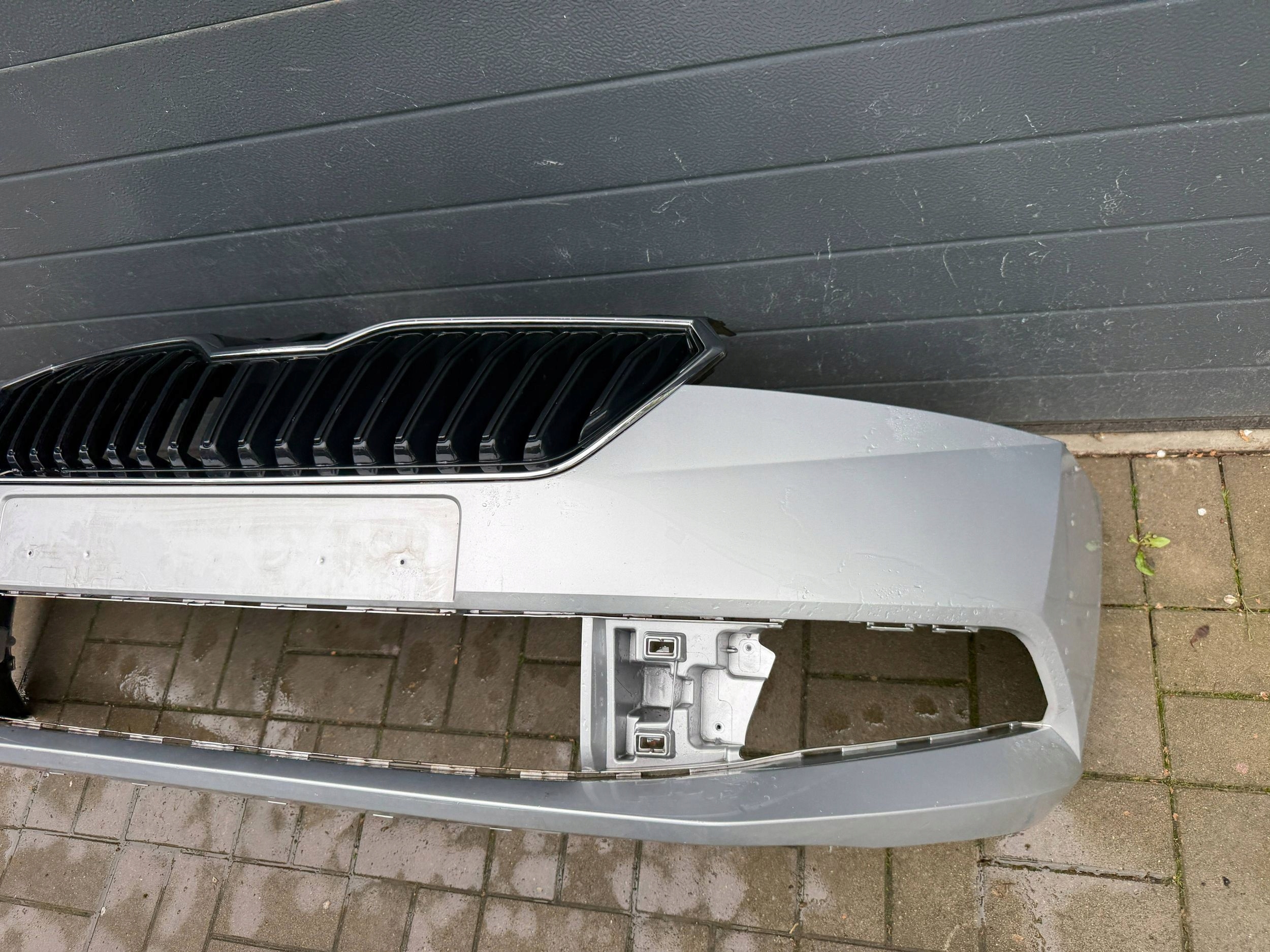 Skoda Fabia 3 III 6V 14- bumper front front