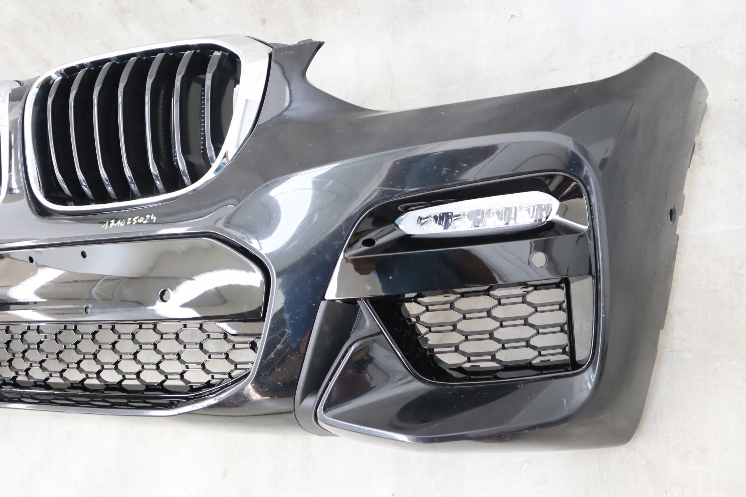 ZDERZAK BMW X3 G01 X4 G02 M PAKIET HALOGENY LED NA PDC PARK ASSIST Strona zabudowy przód