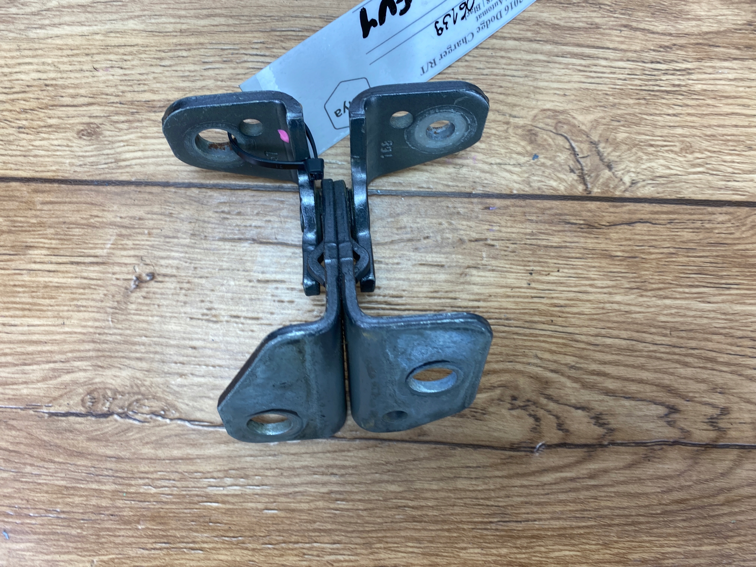 hinges door left rear part upper Dodge Charger 2015+ USA