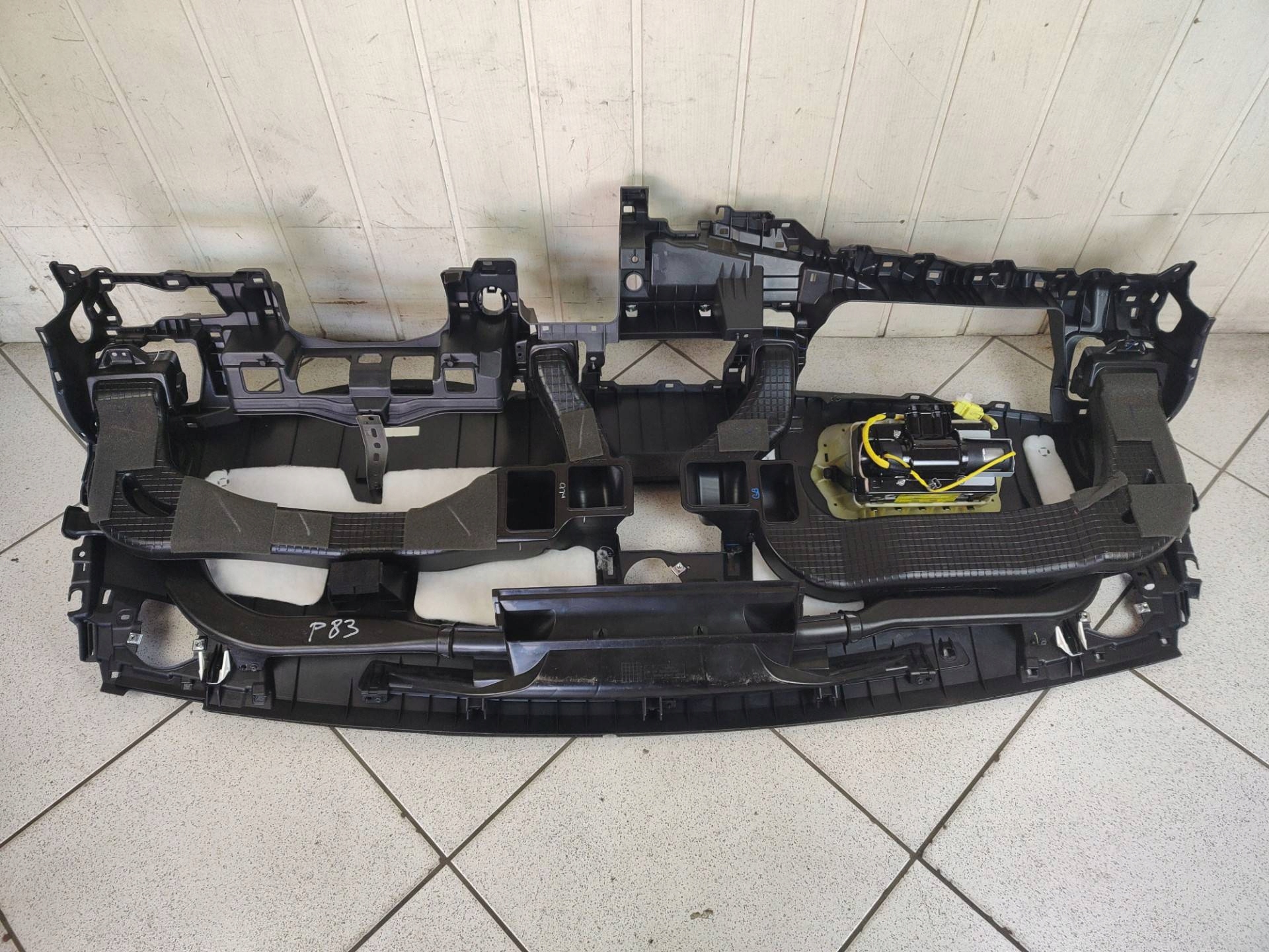 dashboard instrument panel console Toyota Sienna 3 XL30 2011 1007272406