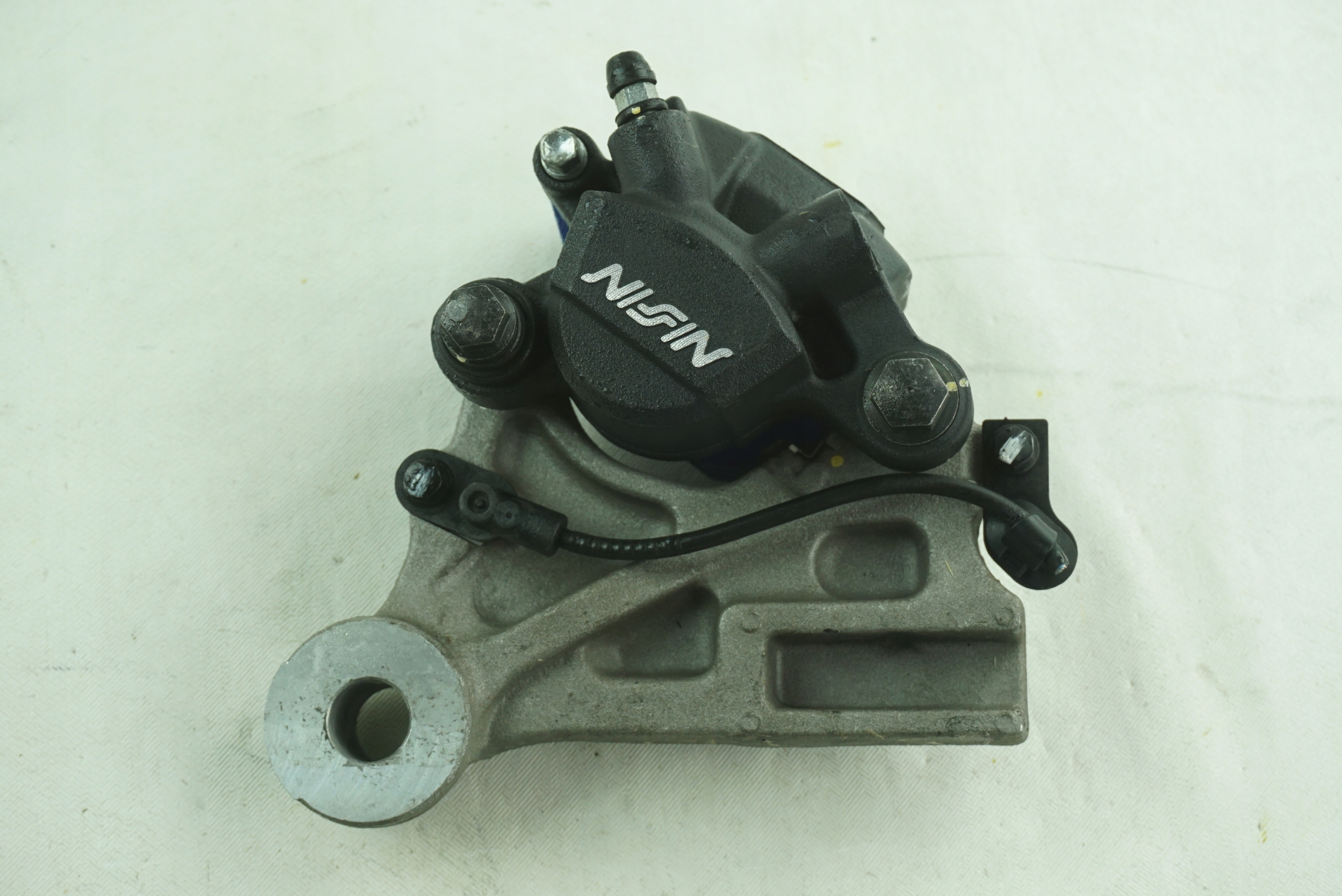 ZACISK HAMULCOWY TYL HONDA CBR 500R 19