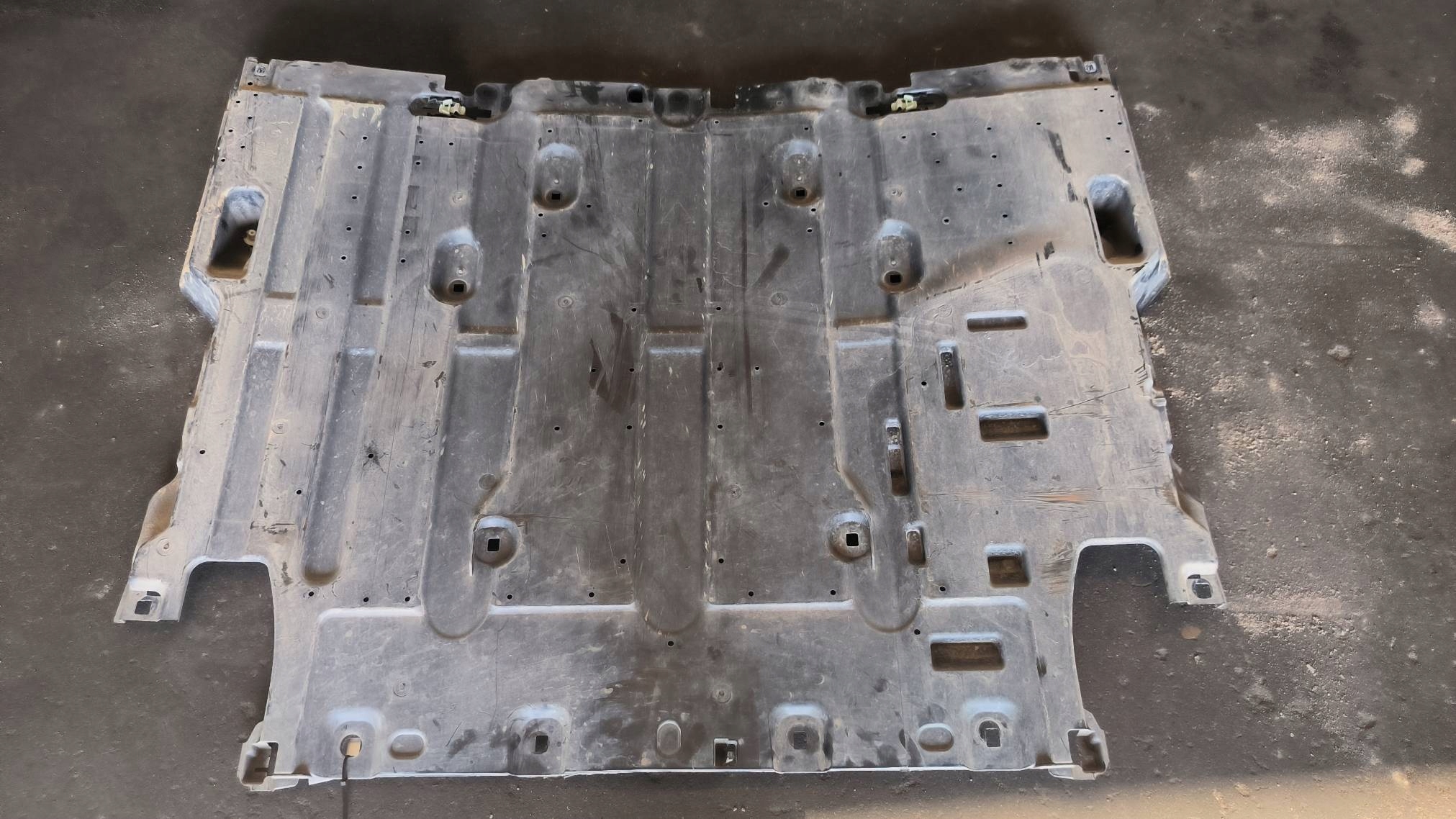 Blende Abdeckung BATERII PEUGEOT E-208