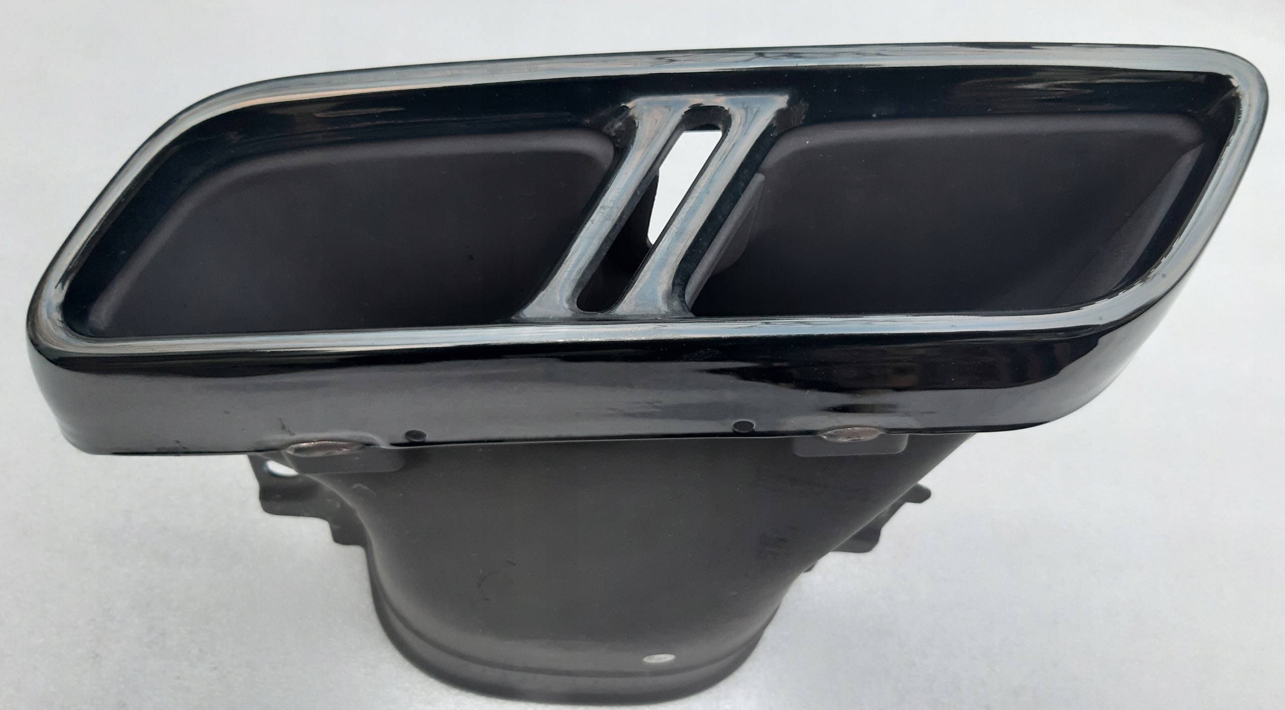 A2134901702 - E-Class W213 наконечник выхлопной трубы AMG левый