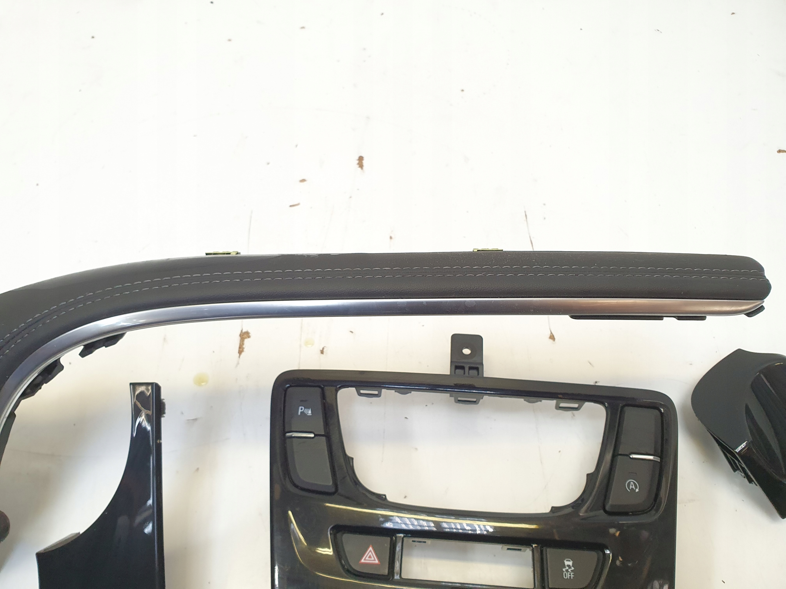 OPEL MOKKA X DEKOR DEKORY moulding PIANO leather