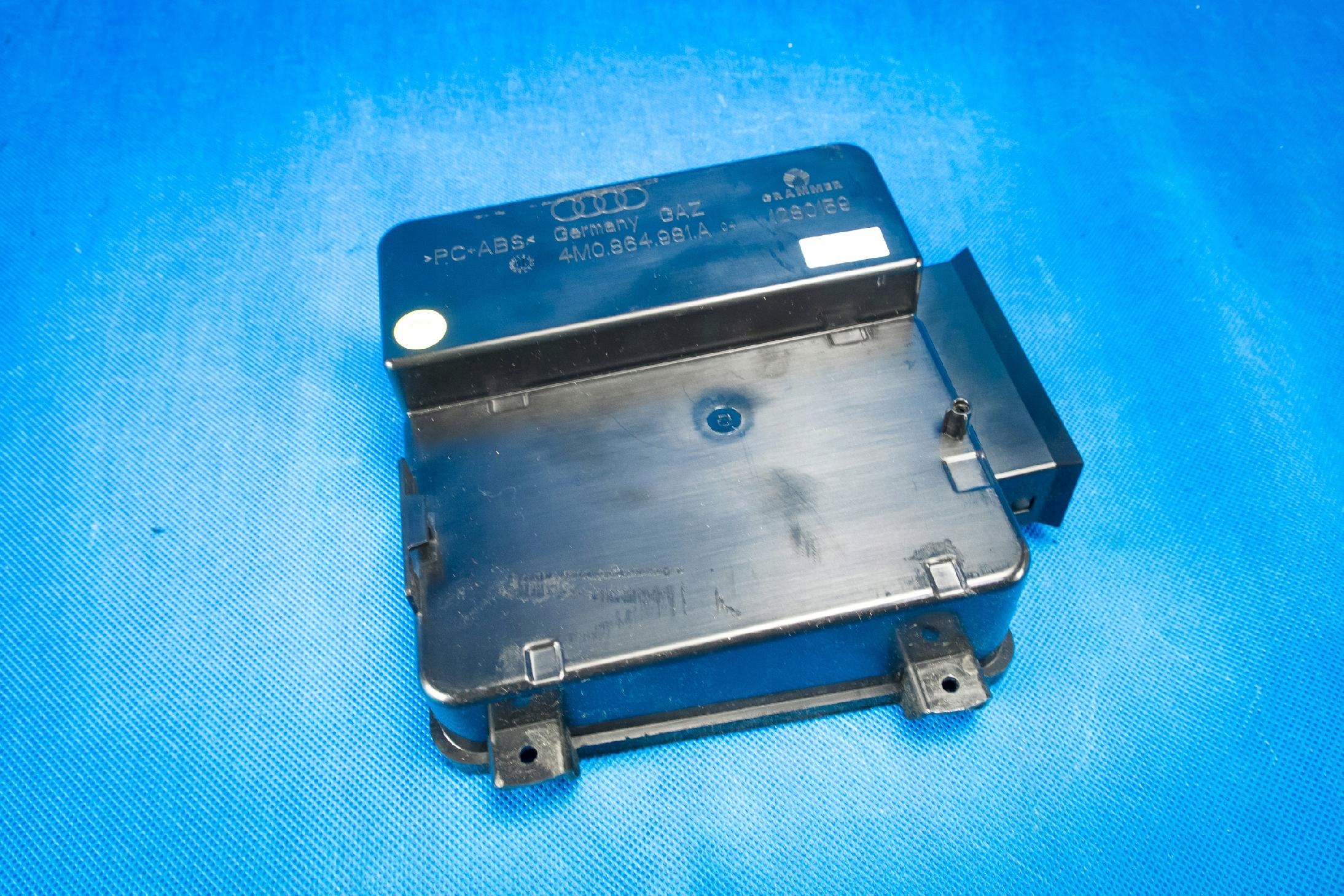 Handschuhfach Abdeckung, Hutablage podlokietnika Audi Q7 4M 4M0864981A