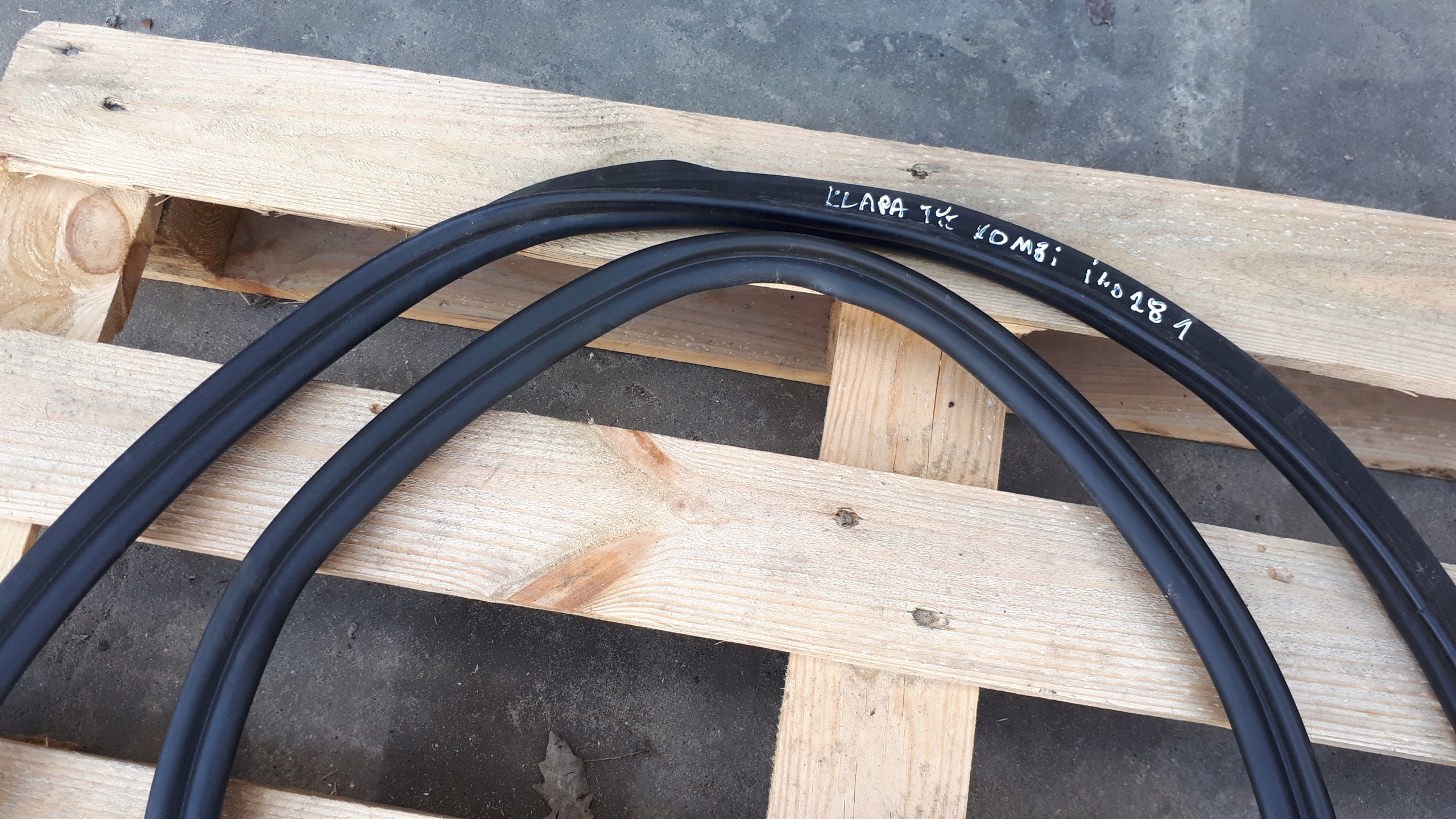 A6 C7 4G gasket bonnet boot rear part KOMBI