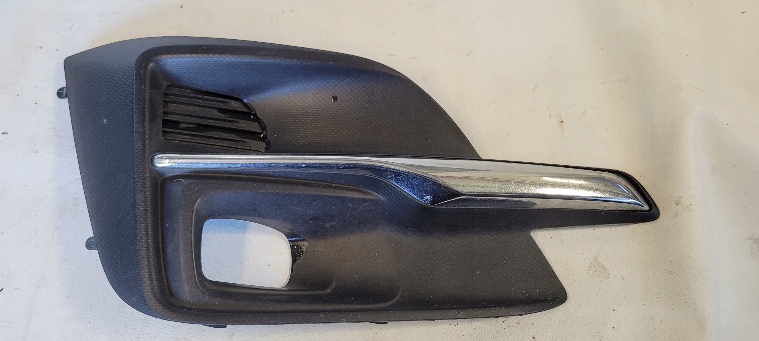 KRATKA ZDERZAKA PRAWA SUBARU LEVORG UZYWANA