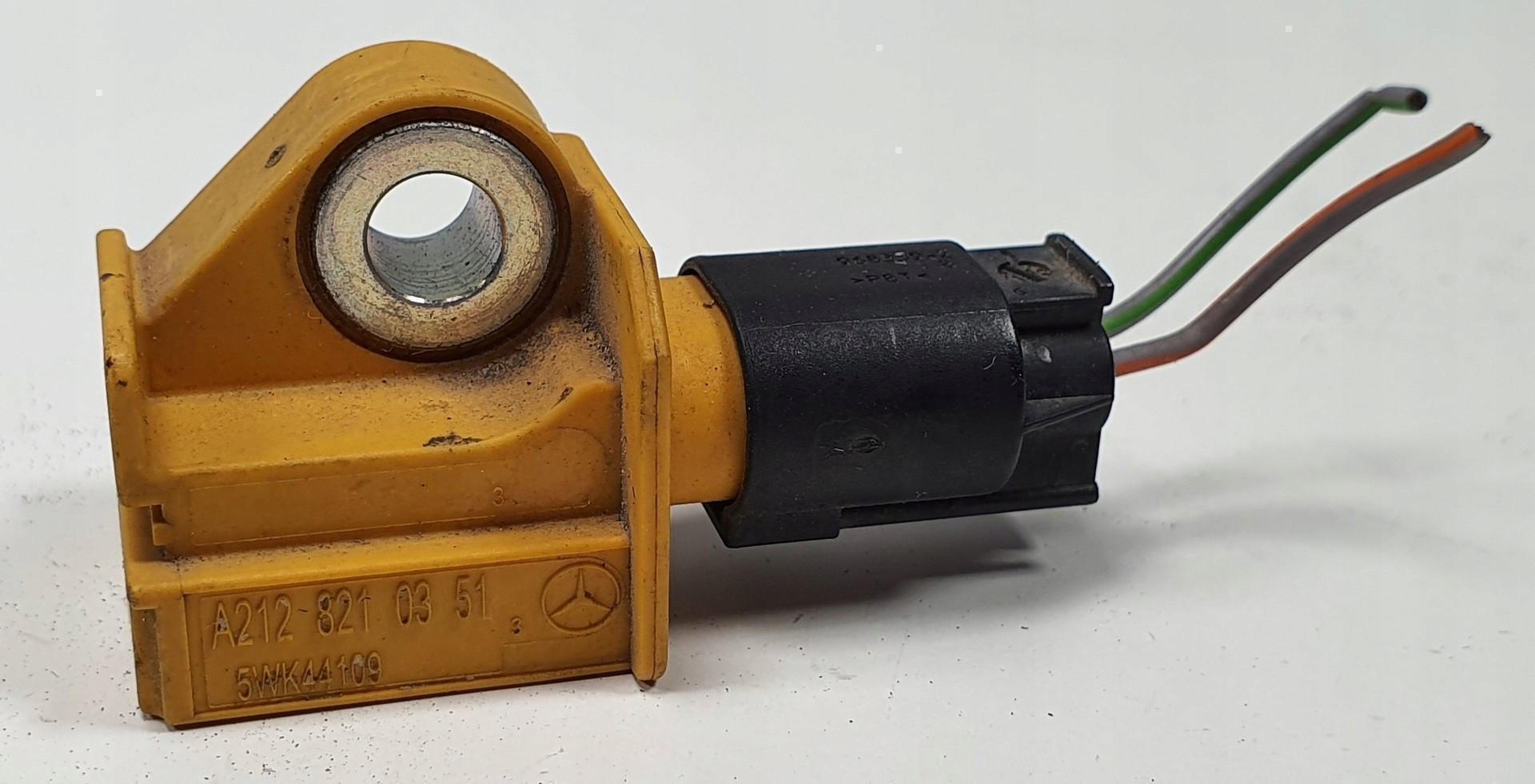 A2128210351 - Датчик удару Мерседес В212 А2128210351