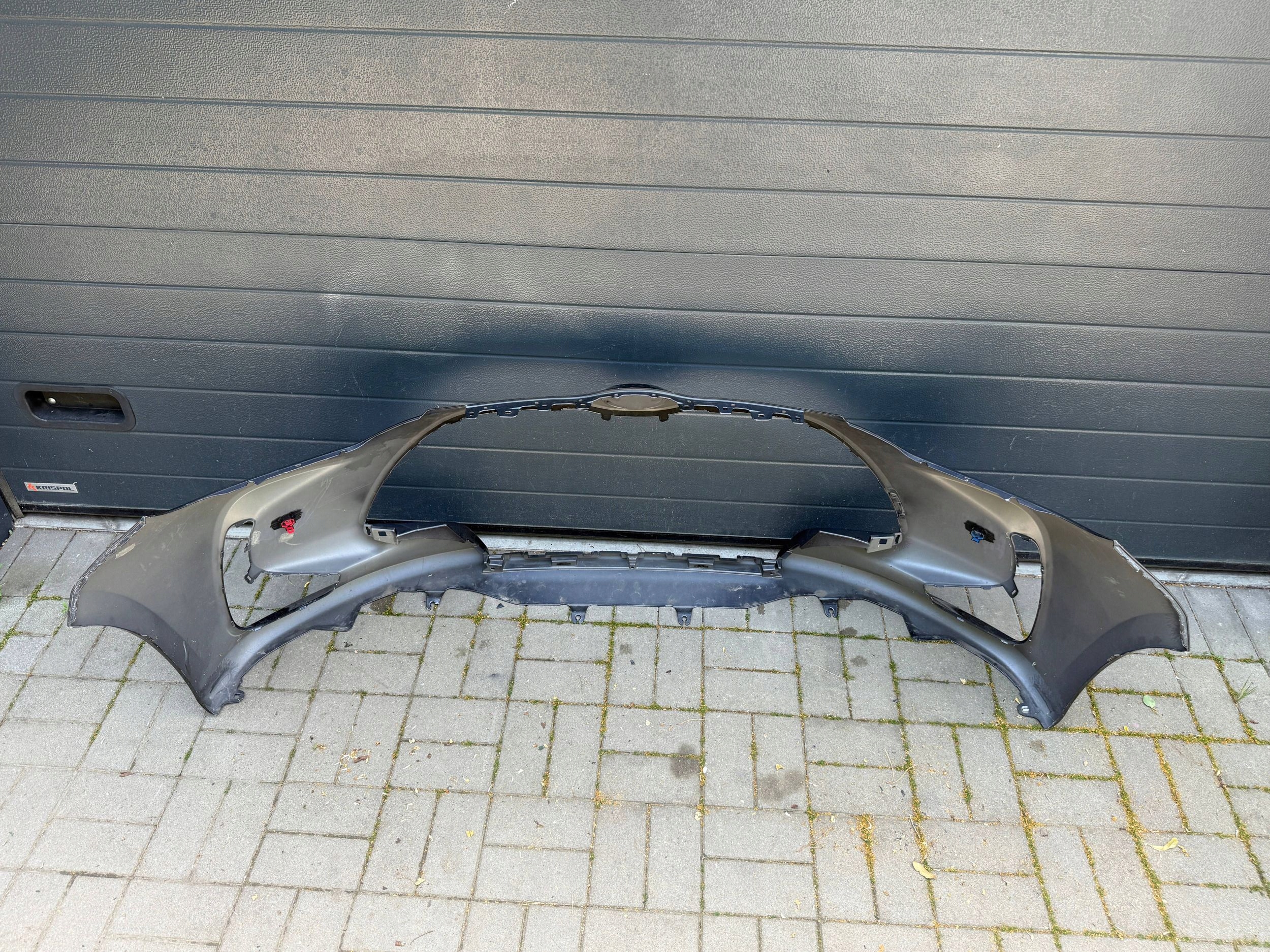 Toyota Yaris XP210 2023 Frontstoßstange vorne