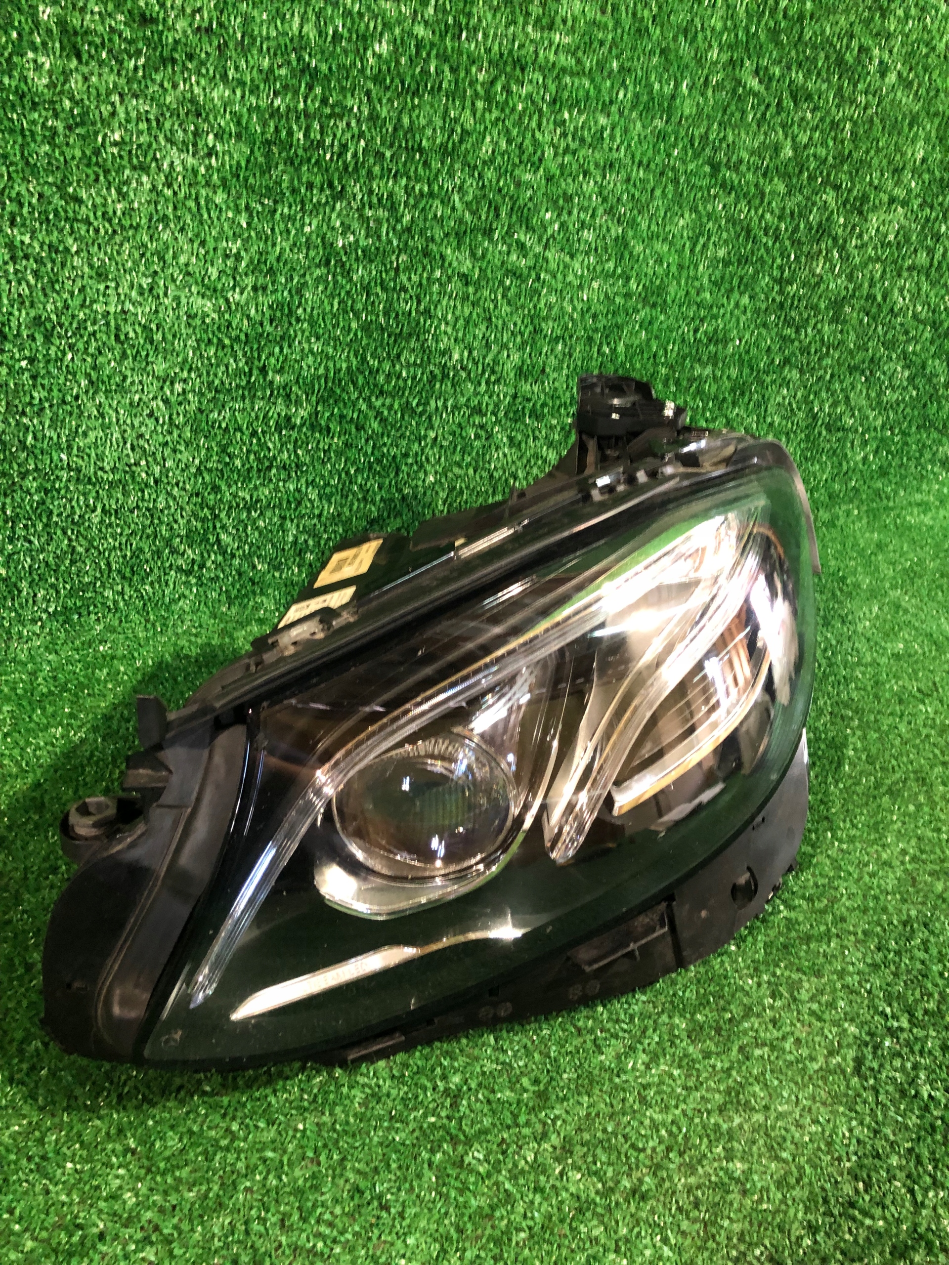 REFLEKTOR levý MERCEDES W213 E-KLASA MULTIBEAM