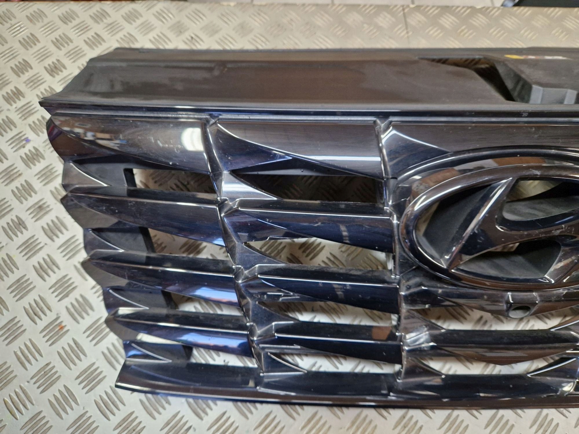 MASKA HYUNDAI TUCSON IV 2020R-> ISPOD KAMERE