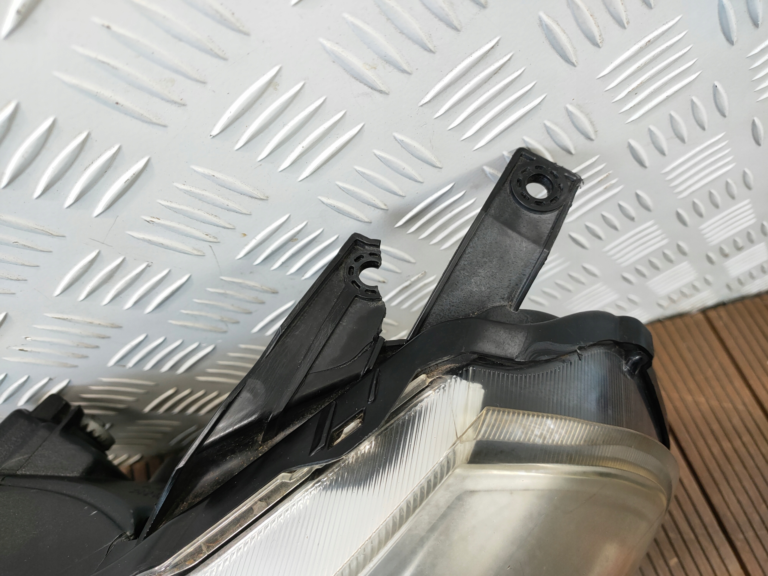 SUZUKI SX4 SEDICI 06-13 light front left front WERSJA USA