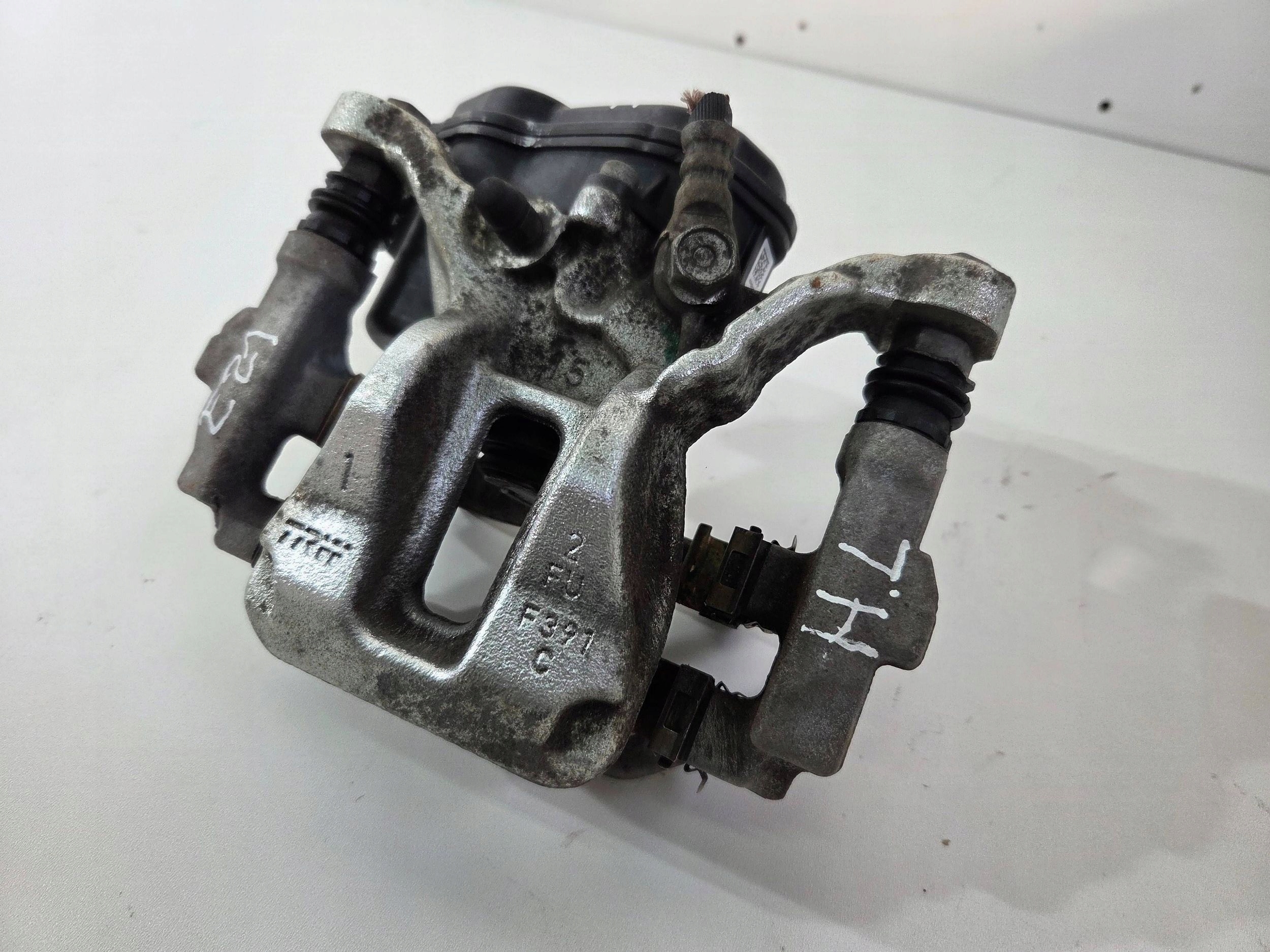 Toyota Corolla E21 caliper brake rear left