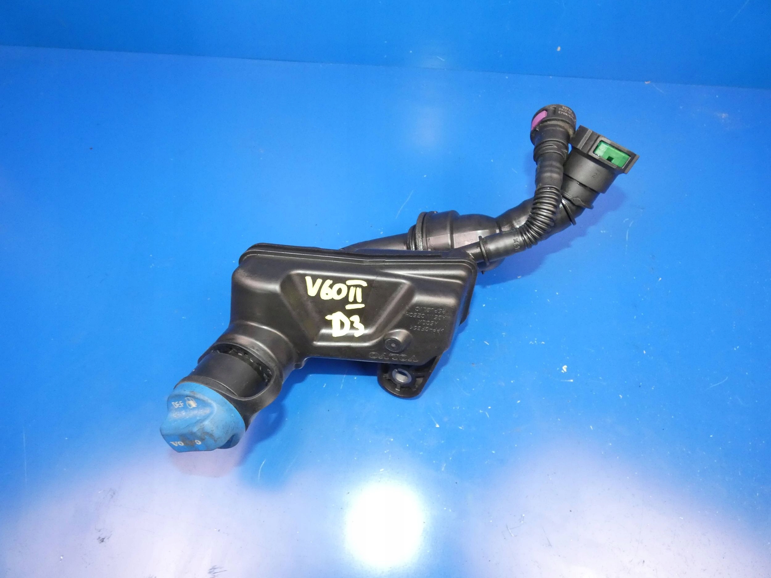 VOLVO V60 II S60 III 18- pipe tanks WLEW cup ADBLUE