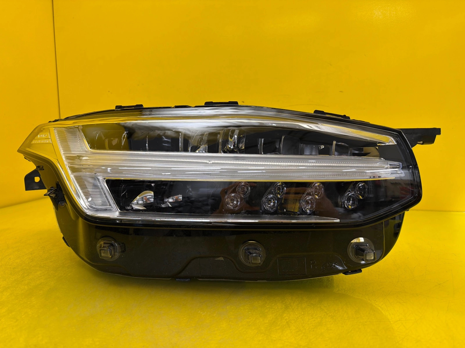 light right Volvo XC90 II Full Led Active High Beam 32404716