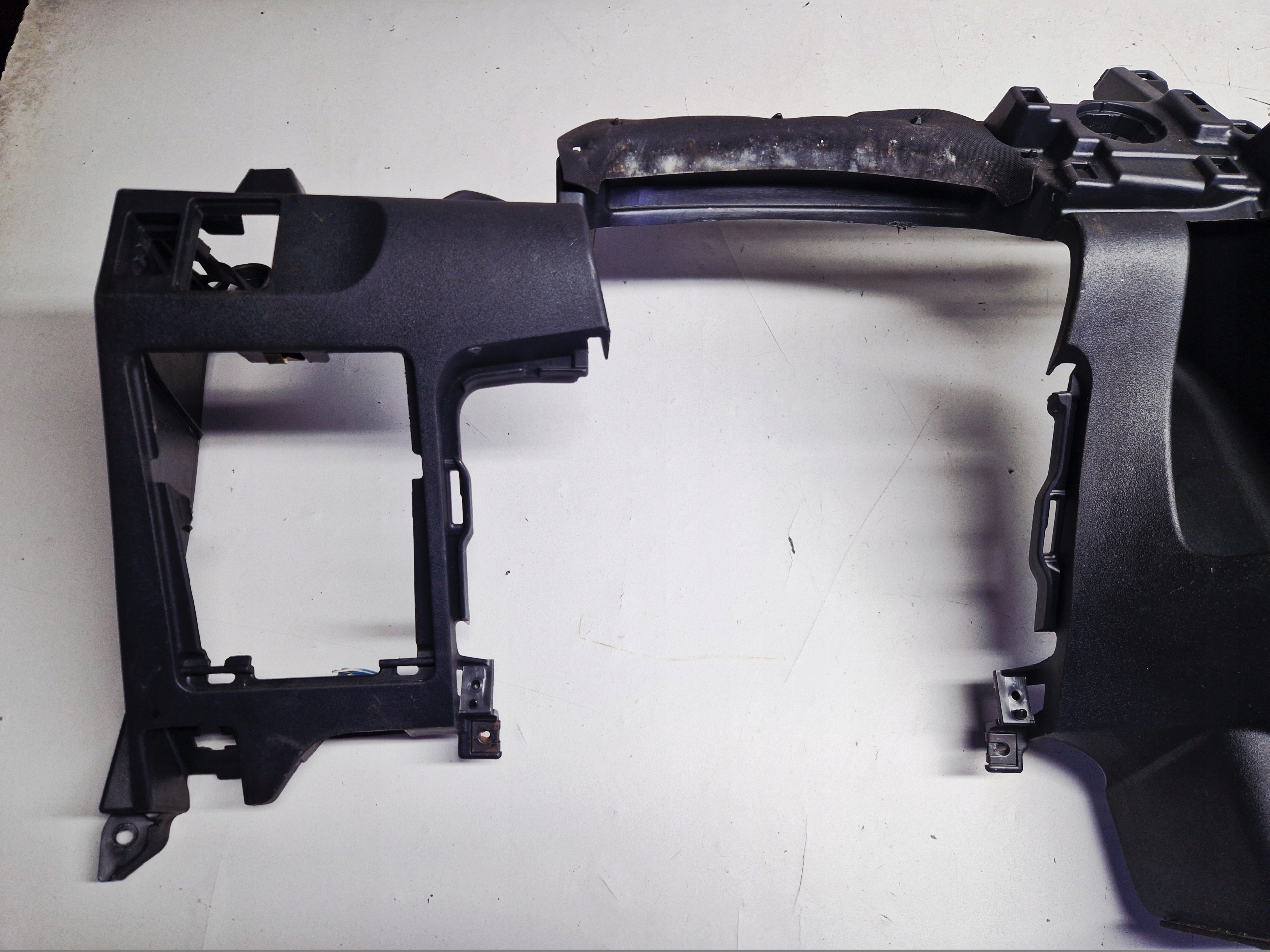 TOYOTA YARIS II dashboard support consoles pillar lower