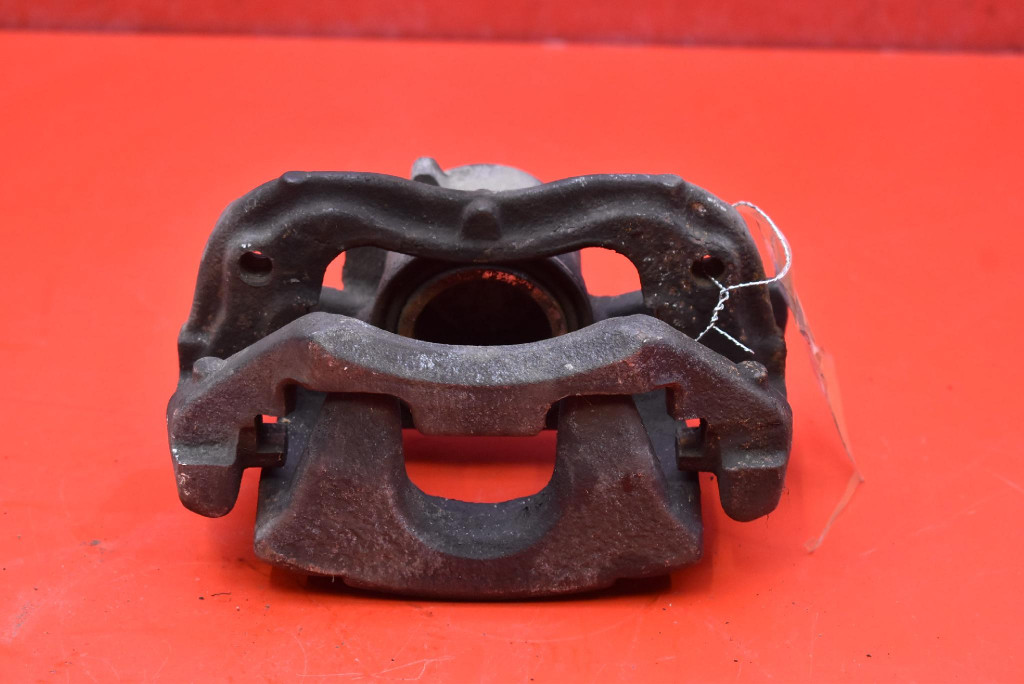 caliper brake left front BMW F46 1.5 D 116 KM 18-21