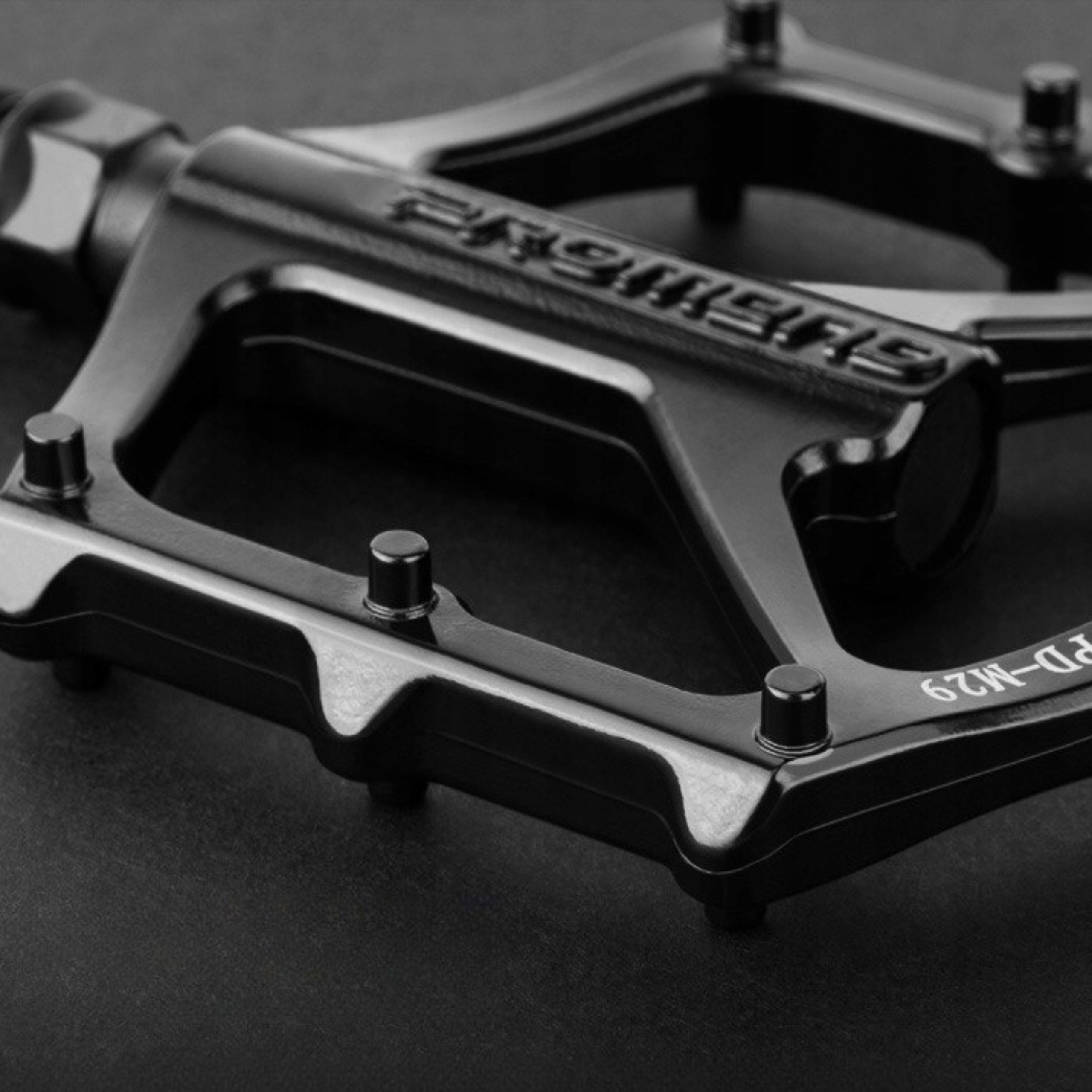 PEDAŁY ROWEROWE PLATFORMOWE ALUMINIOWE DO ROWERU MTB LEKKIE ZESTAW 2 SZT Kolor dominujący czarny