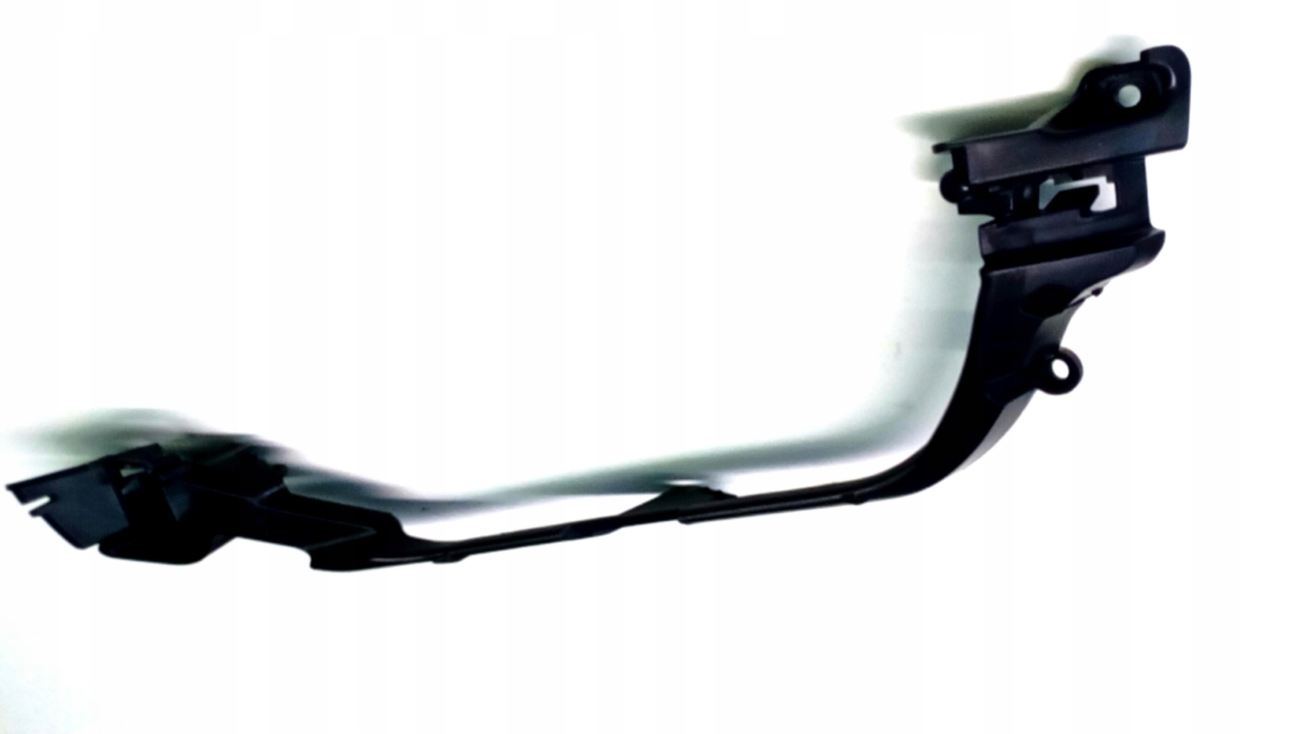 31383679 - VOLVO XC90 кріплення лівої решітки бампера OE