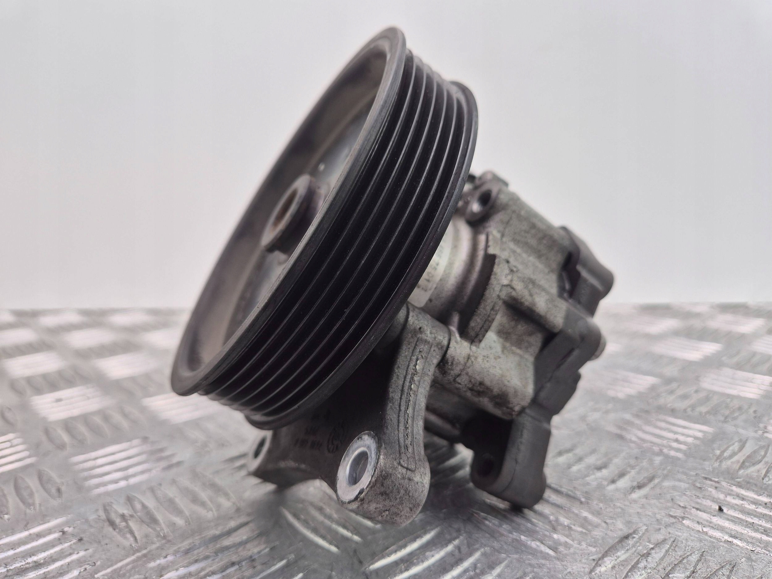 Mercedes C200 CGI W204 Servopumpe 0064667501
