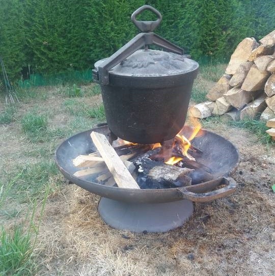 Komplet palenisko+kociołek 9L żeliwne producent