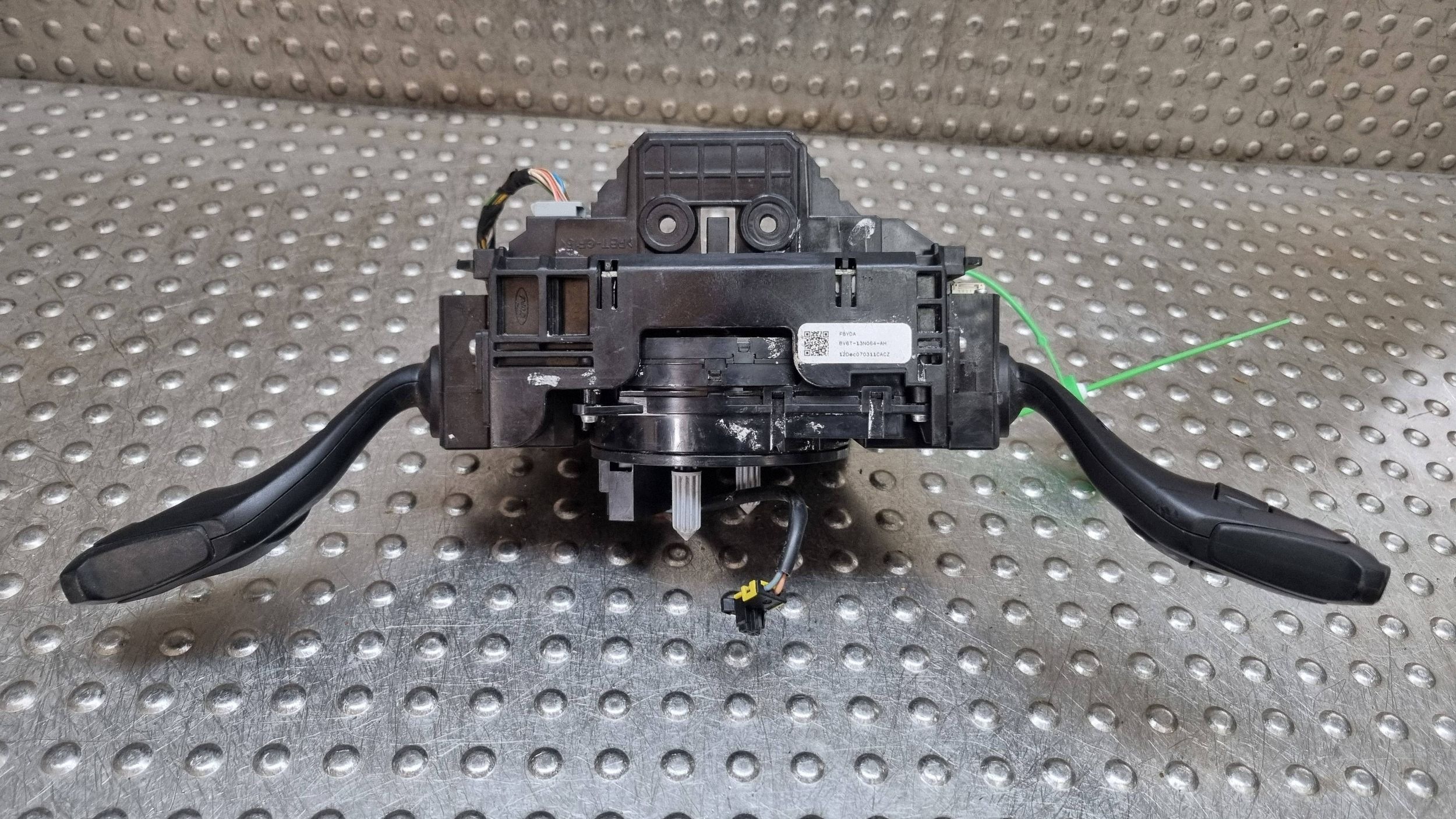 commodo commande levier commodo sous volant anneau BV6T-13N064-AH FORD C-MAX MK2 FOCUS MK3