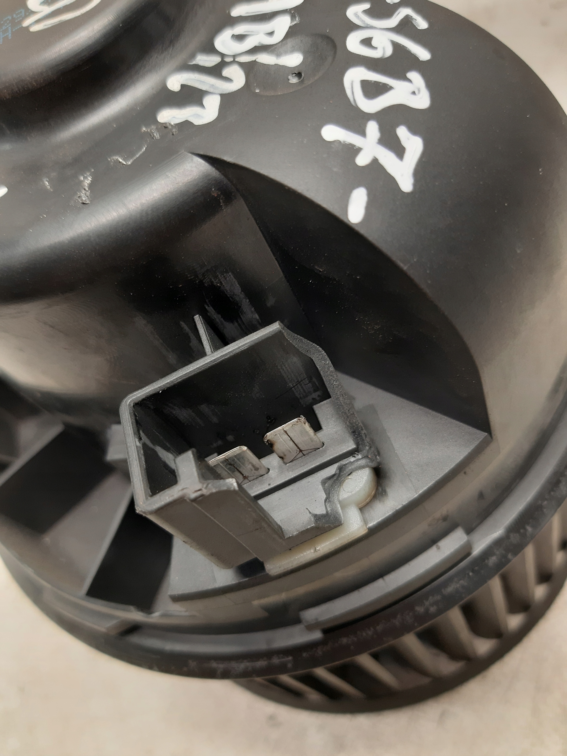 FORD FOCUS C-MAX a 1 tOPENÍ ventilátor klími