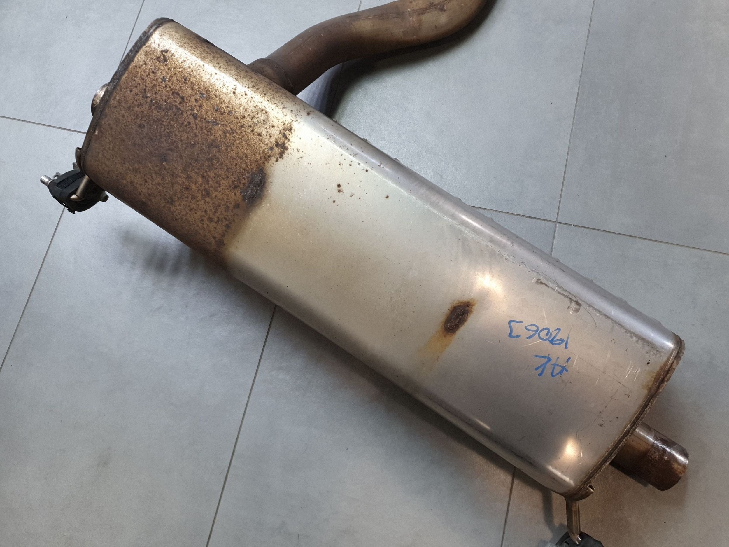 Audi Q7 4M exhaust silencer 4M0253611M