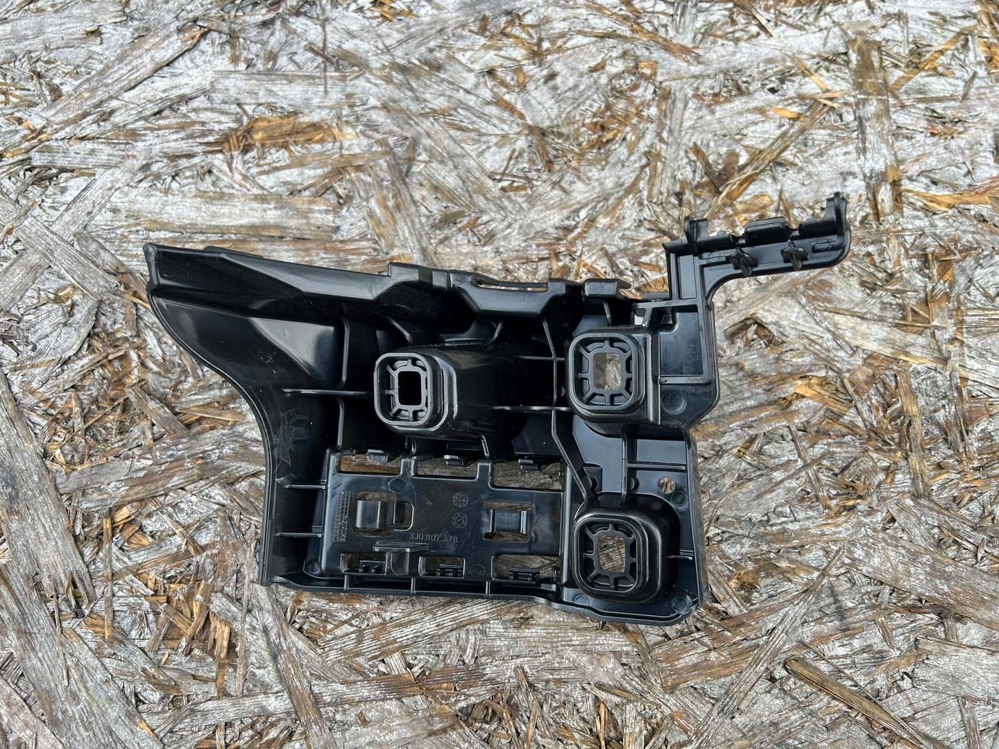 bumper bracket right rear part VW PASSAT B9 3J0807378