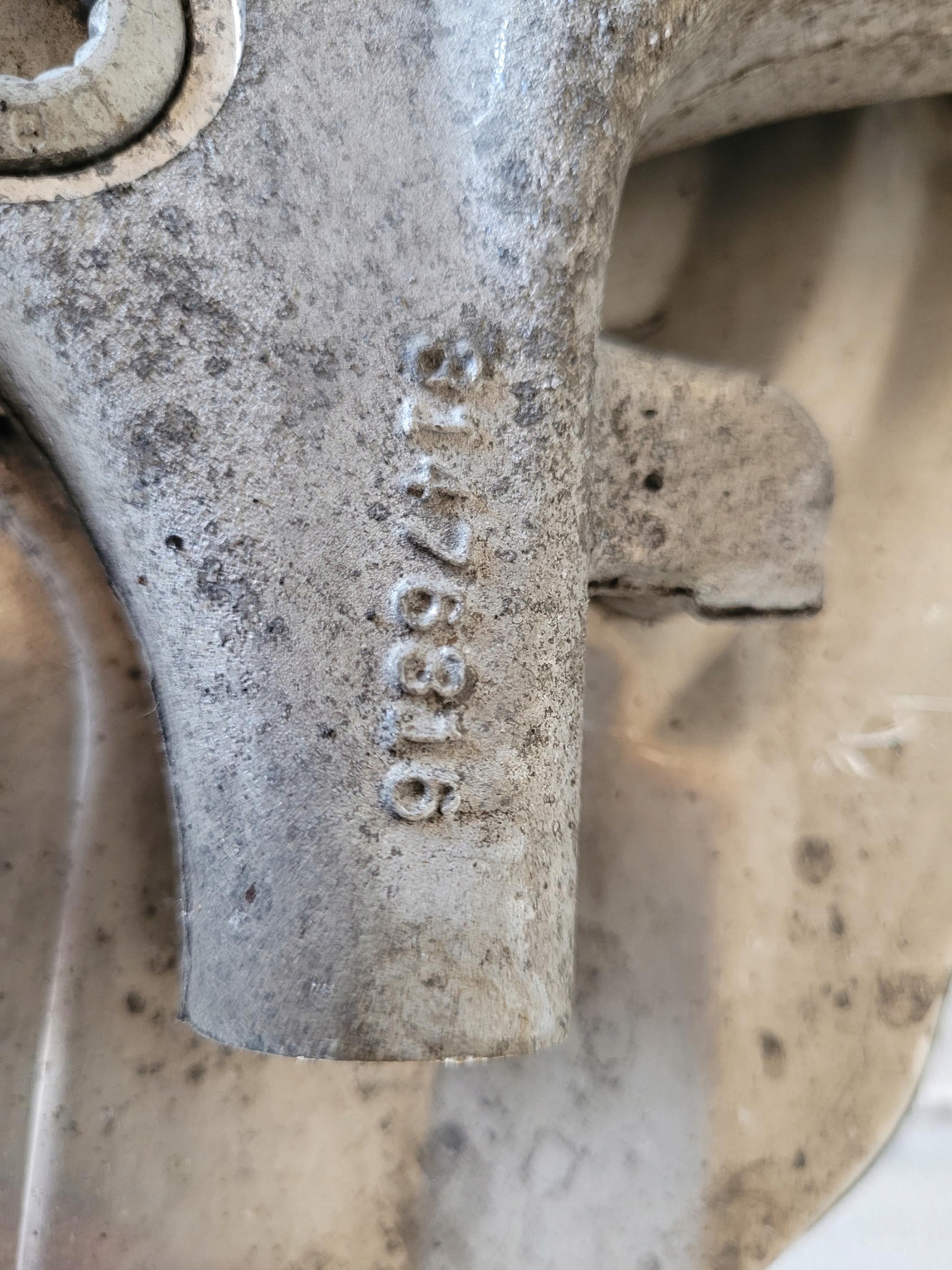 otoč čepu předek pravá 31476316 VOLVO S60 III V60 II 2.0 D