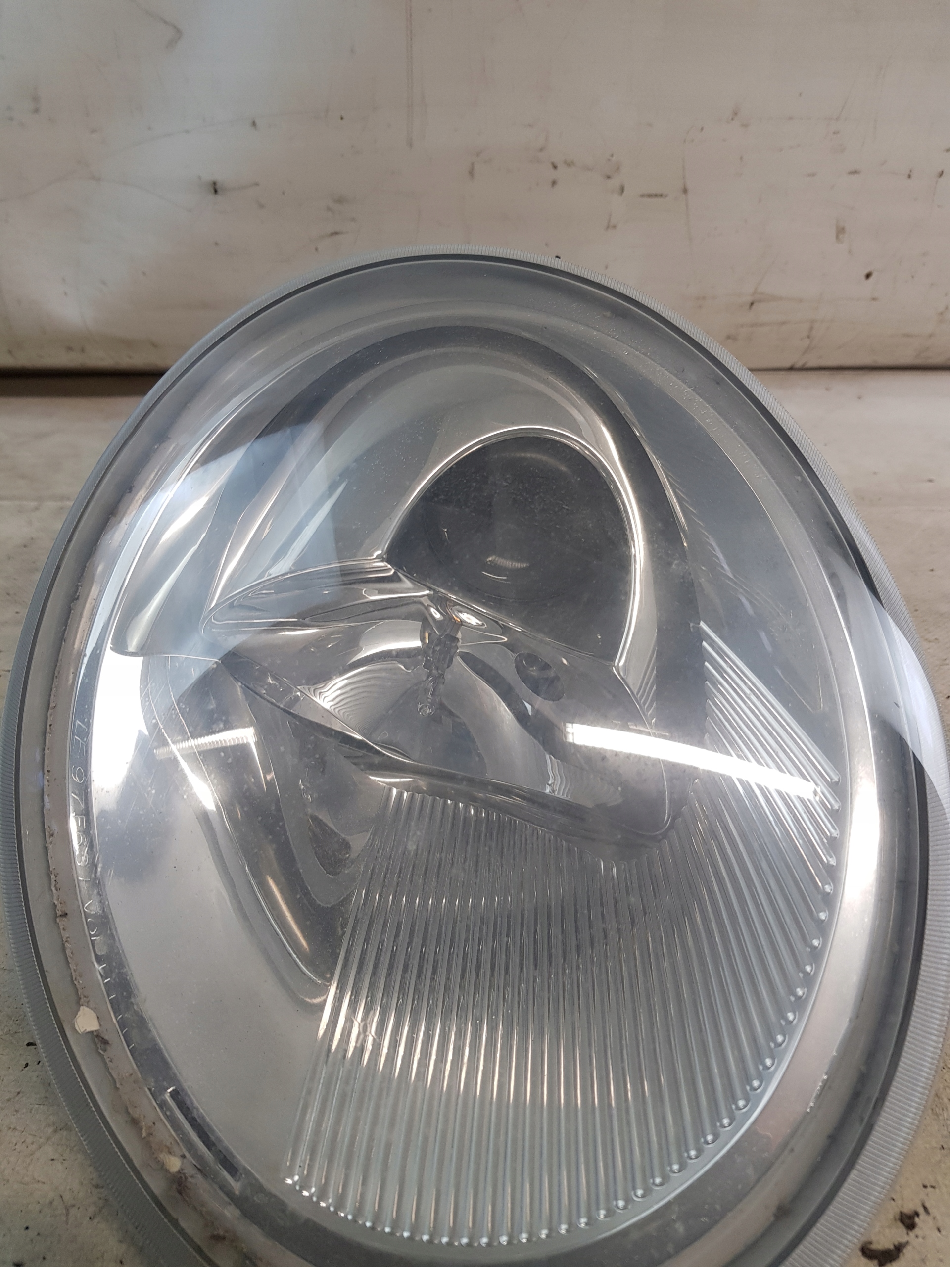 VW NEW BEETLE 98r. light right front 1C0941006 EU