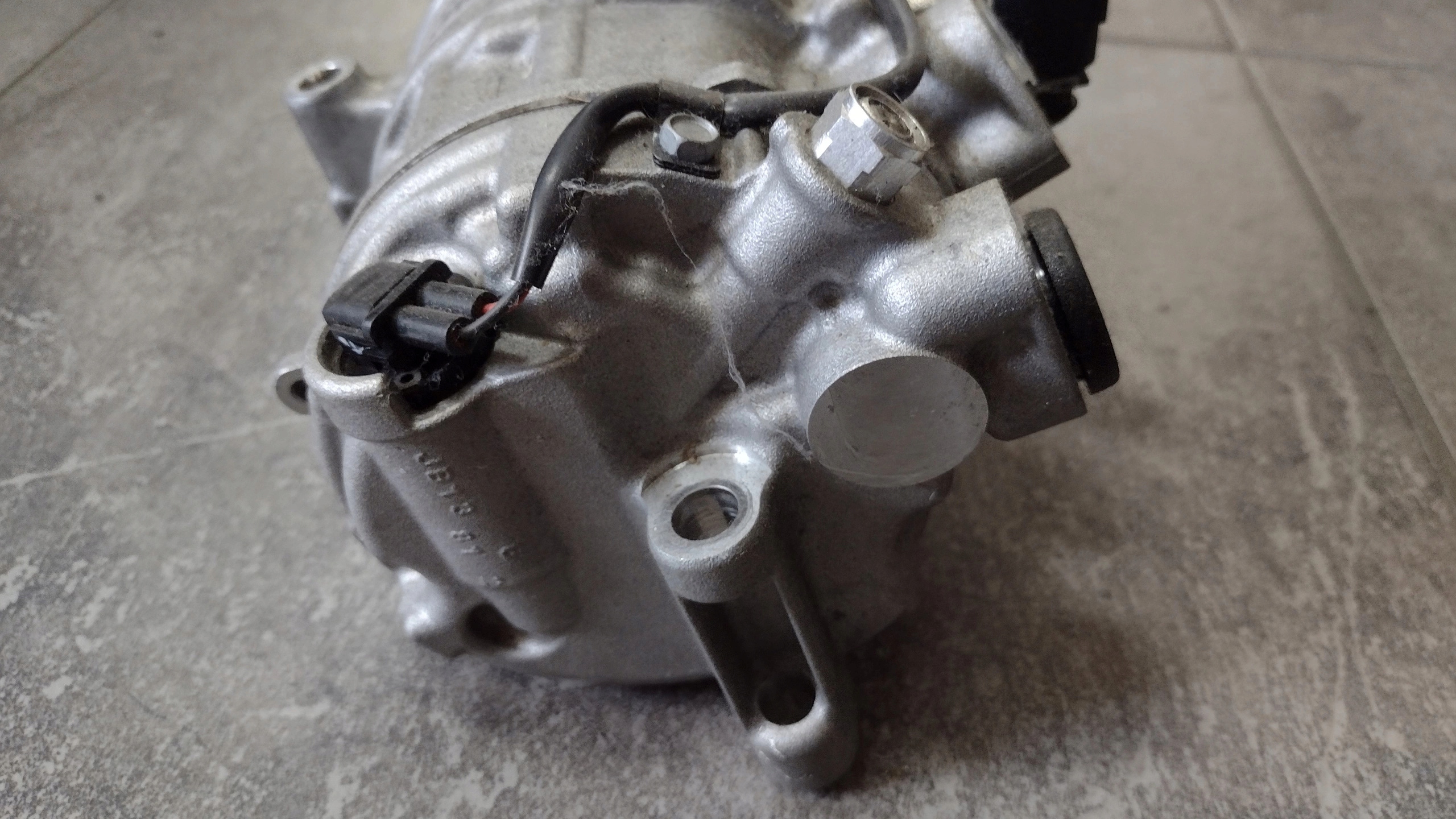 Audi Q5 80A насос компрессор кондиционера 80A816803D