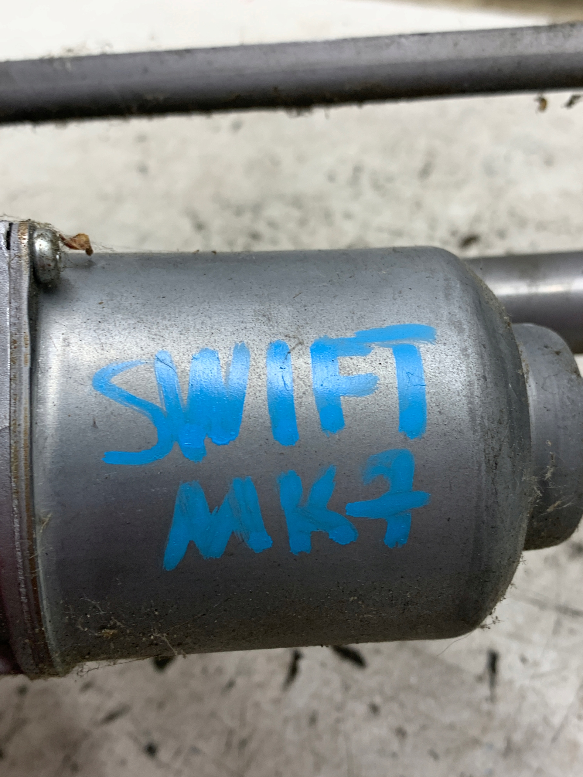 Wischergestänge 38110-68L00 SUZUKI SWIFT MK7 (2010-2013)