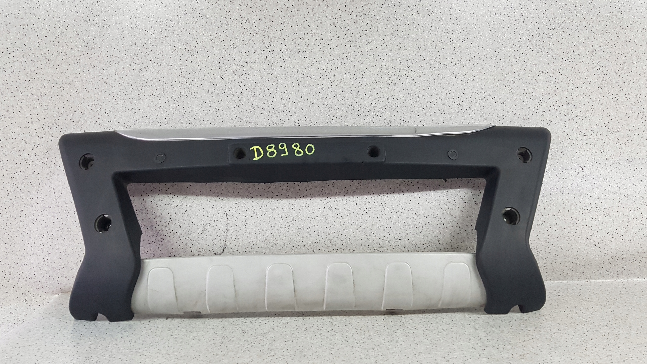 TOYOTA HILUX 2012 - KANGUR cap bumper front 8980
