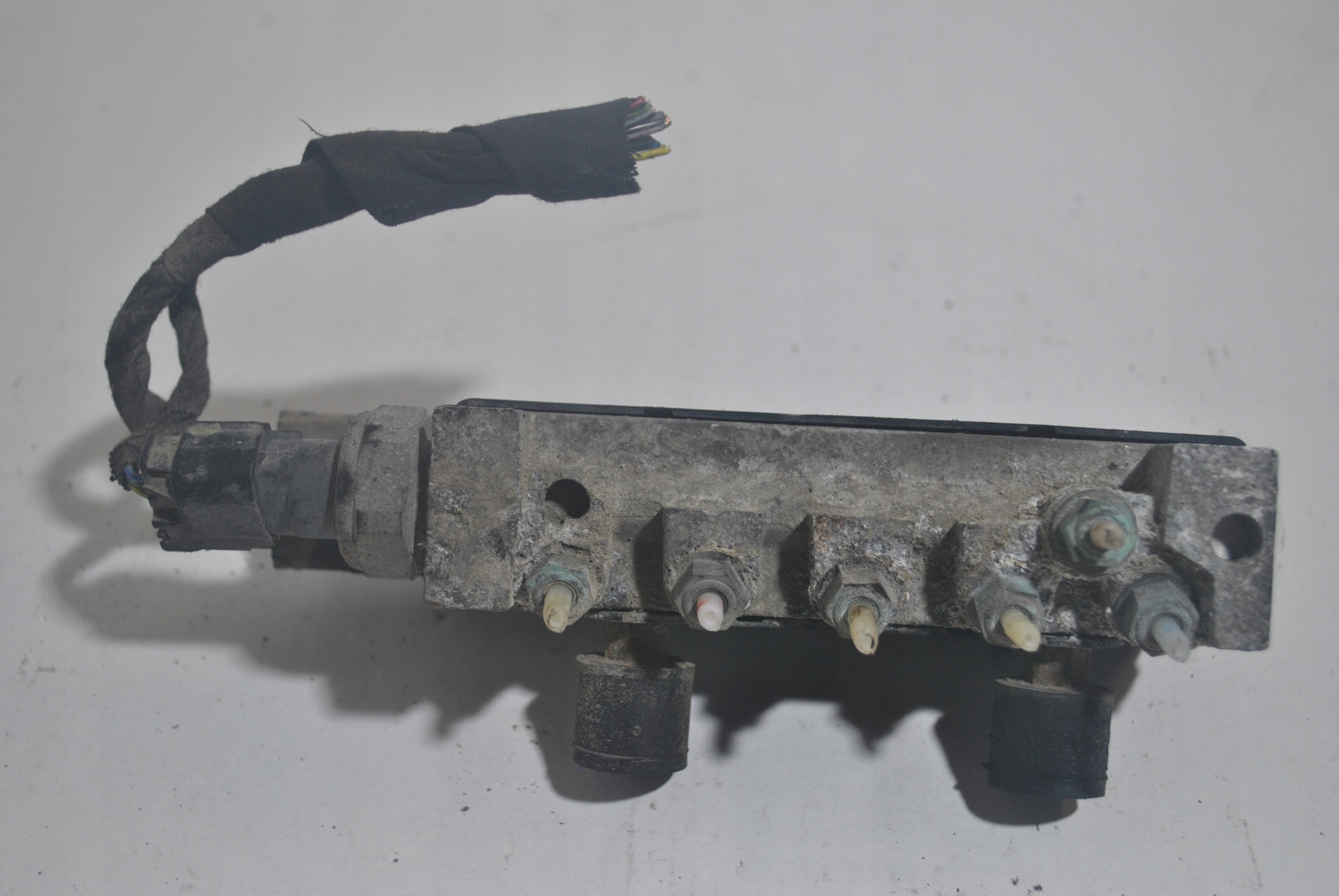 MODUŁ ZAWIESZENIA PNEUMATYCZNEGO MERCEDES W220 A2203200258 EAN (GTIN) 5904653966087