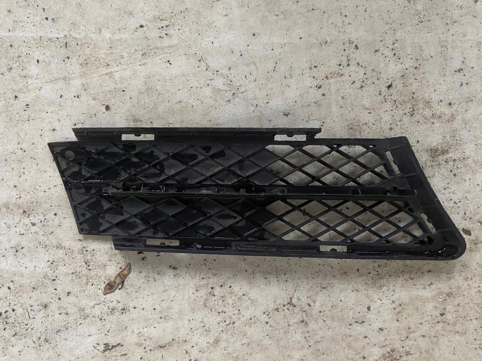 BMW 3 E90 E91 04-> grid of a bumper left front front 7134082 22944911