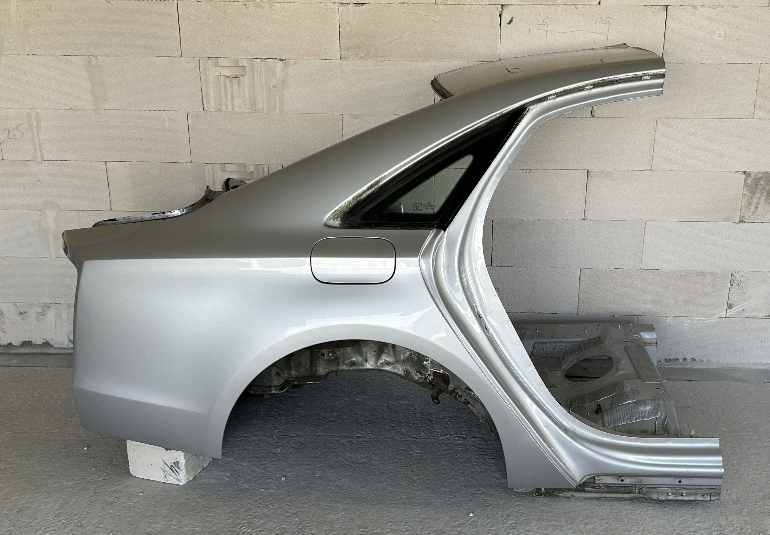 ЧЕТВЕРТЬ КРЫЛО ПРАВЫЙ ЗАД. ЗАДНИЙ AUDI A8 D4h0 Lx7w ОБЫЧНЫЙ НЕТ LONG!