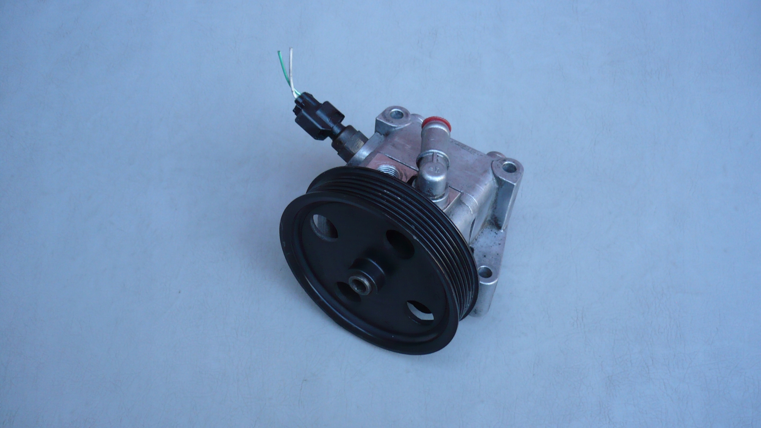 4M51-3A696-AD 7613955148 - Насос гидроусилителя Ford Focus MK2 1,4 1,6 104 бар