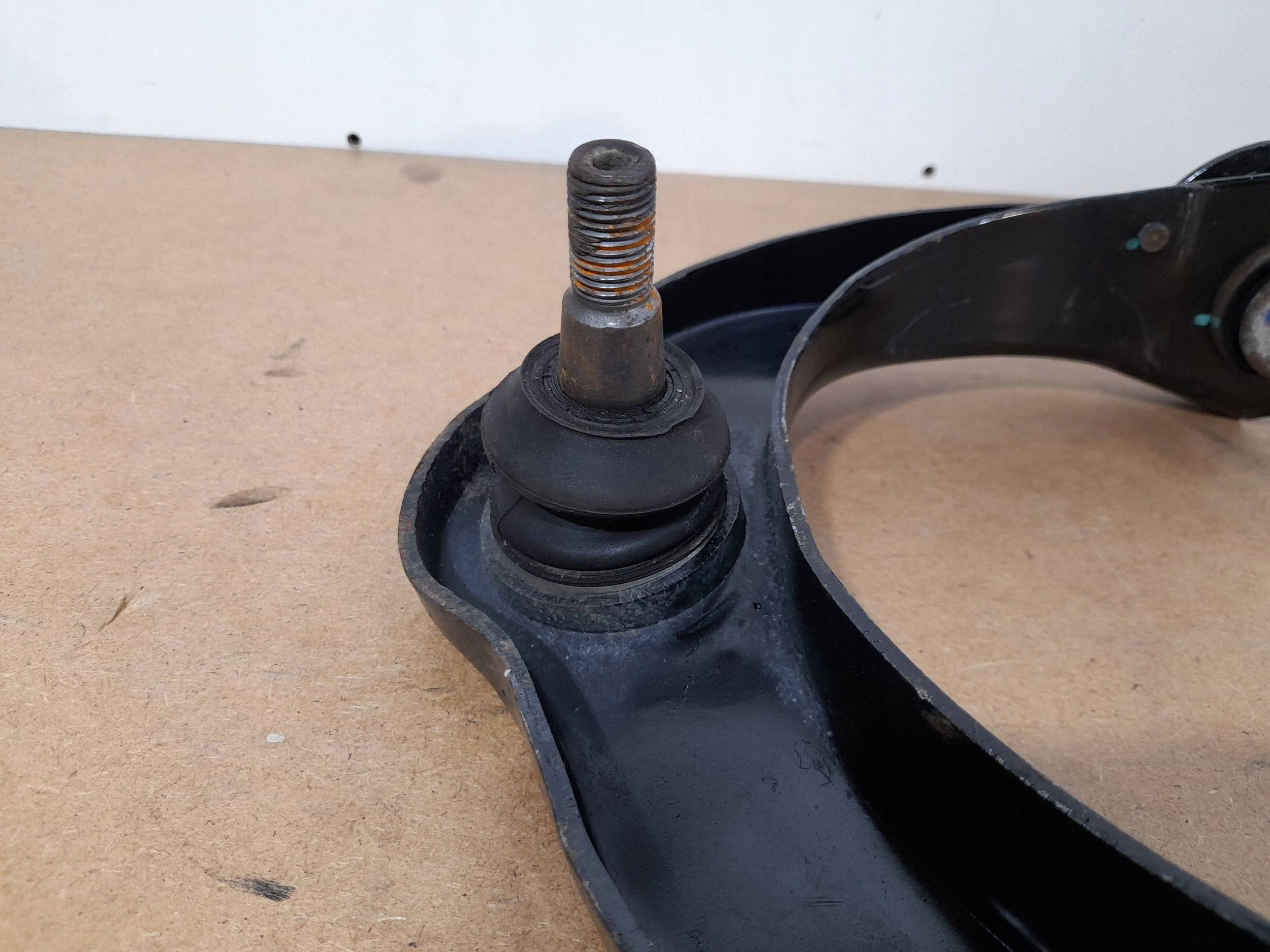 Jeep Grand Cherokee WK2 arm upper front left 68217808AB (Q912)