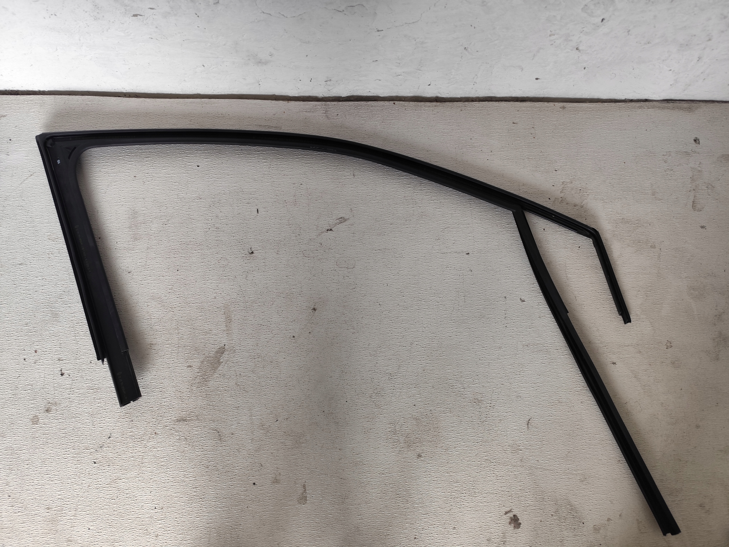 VOLKSWAGEN UP 2012 5D gasket door windows left front